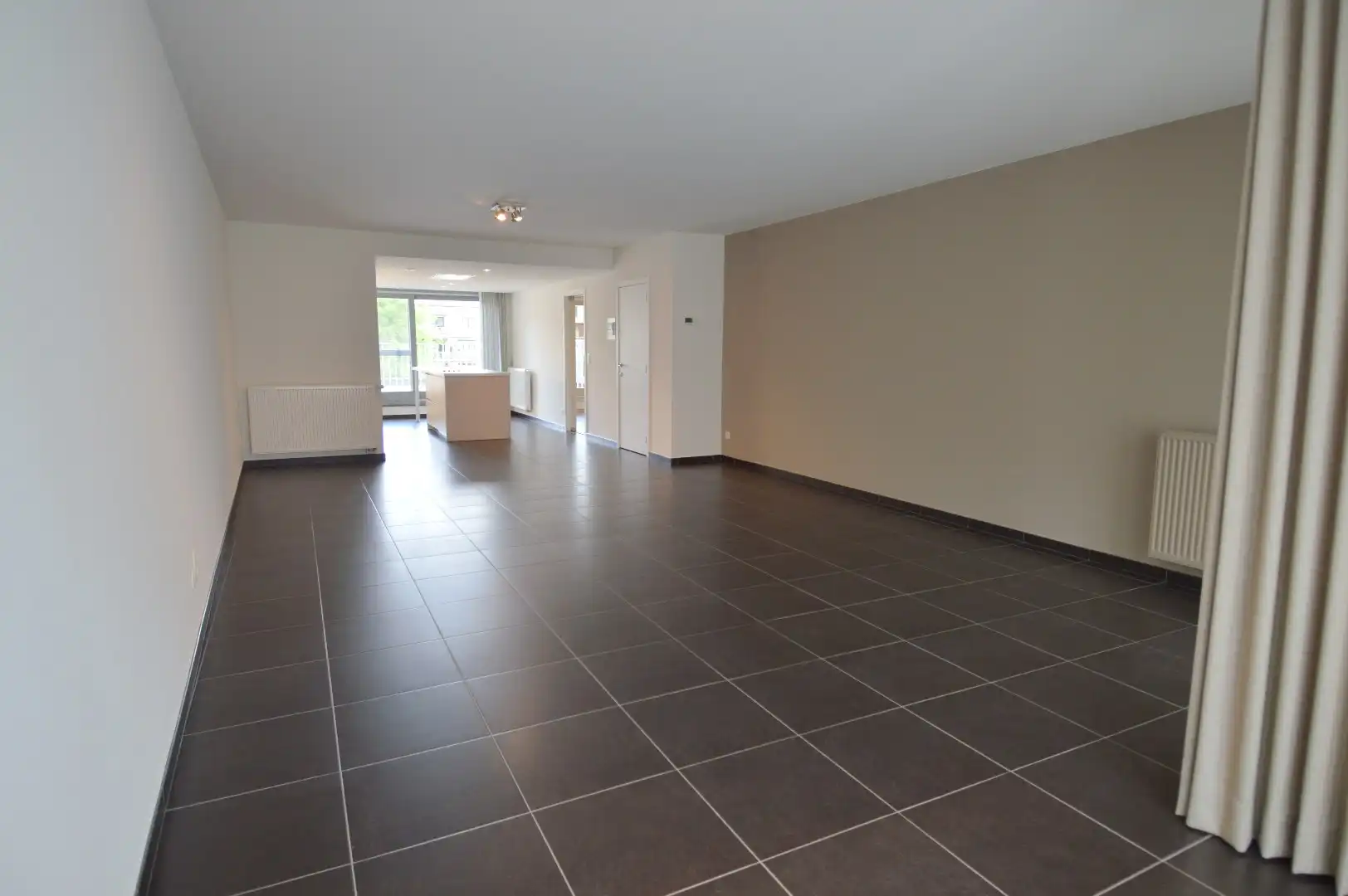 Ruim appartement met 2 slaapkamers, 2 terrassen én garage in het centrum van Harelbeke foto 6