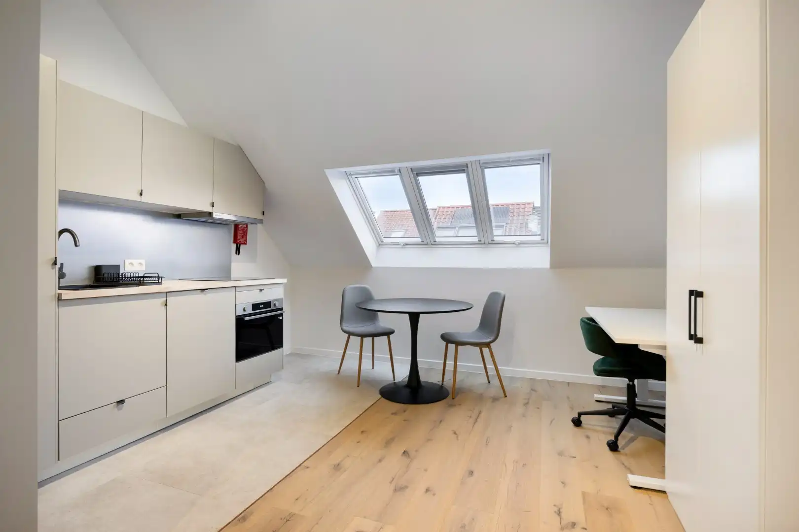 Totaal gerenoveerde en bemeubelde studio op gunstige ligging nabij Leuven  foto 18