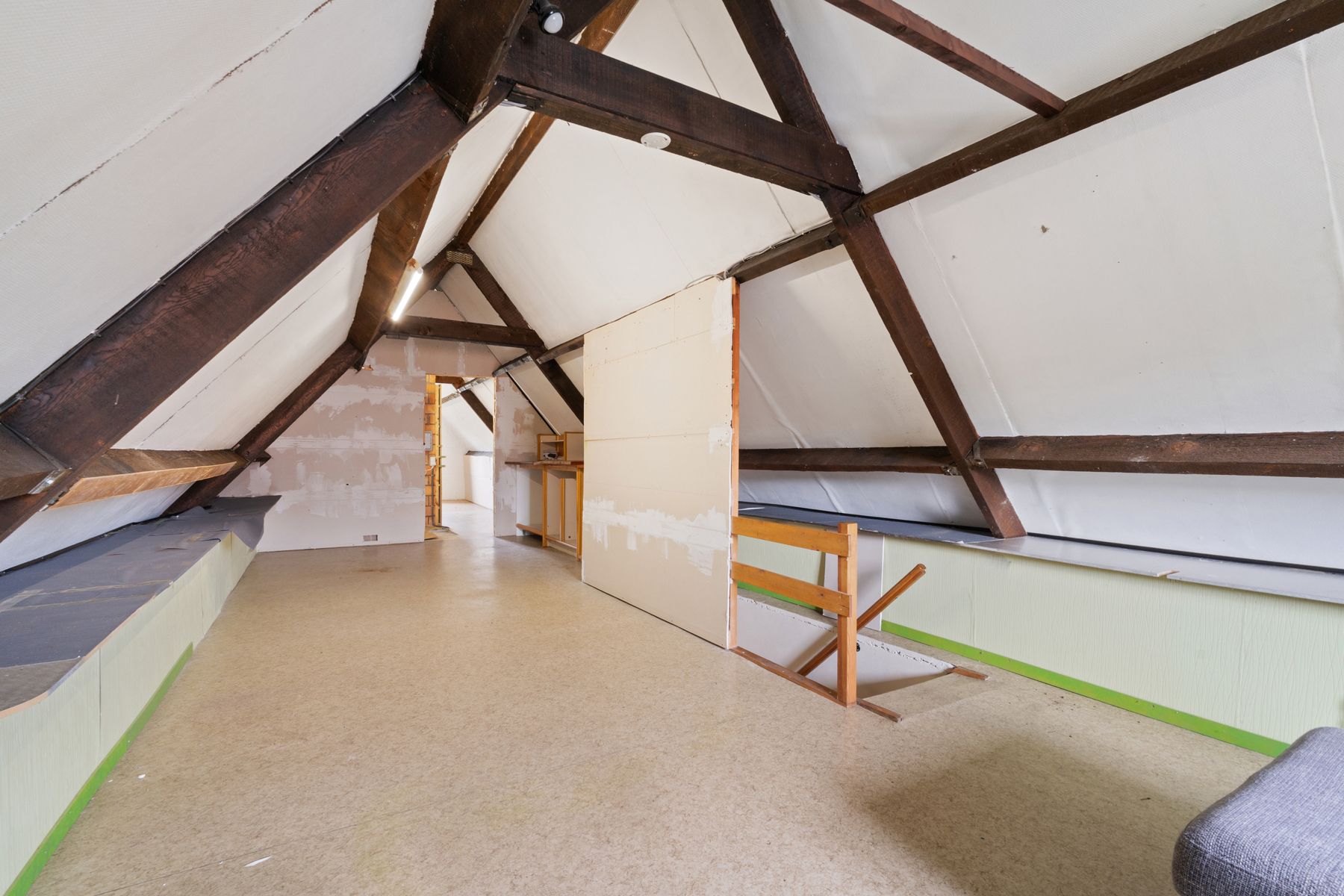 Ruime vrijstaande woning foto 15