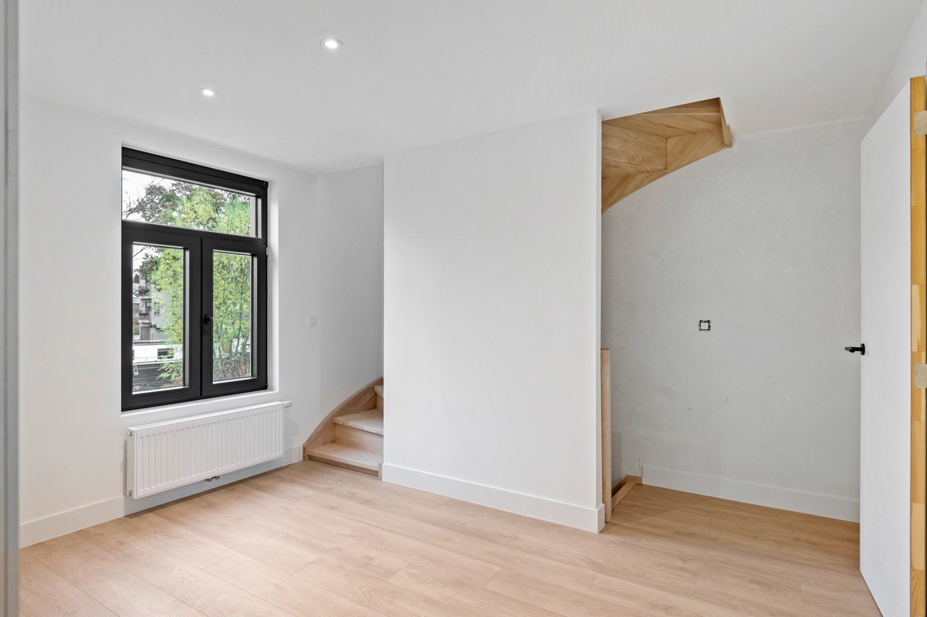 Hedendaags en energiezuinig wonen met prachtig uitzicht foto 15