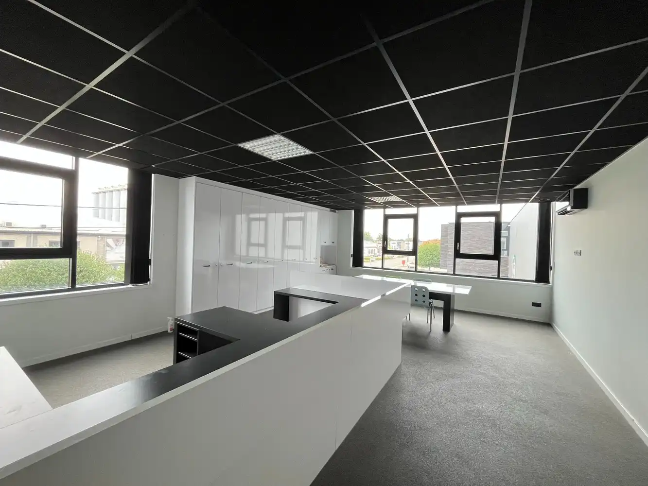 217m² kantoren + 696m² bedrijfshal foto 16