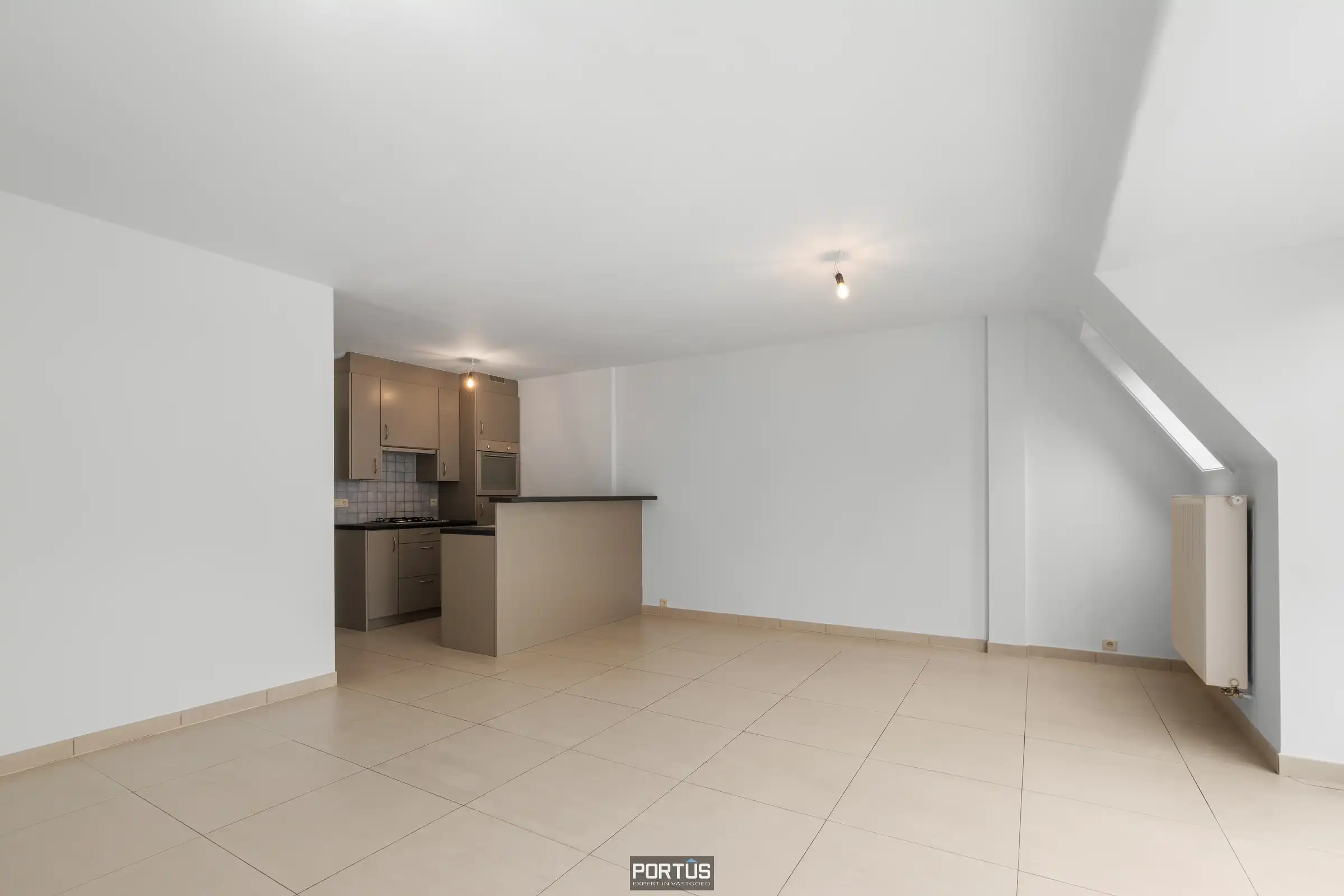 Appartement met twee slaapkamers te koop centrum Lombardsiijde  foto {{pictureIndex}}