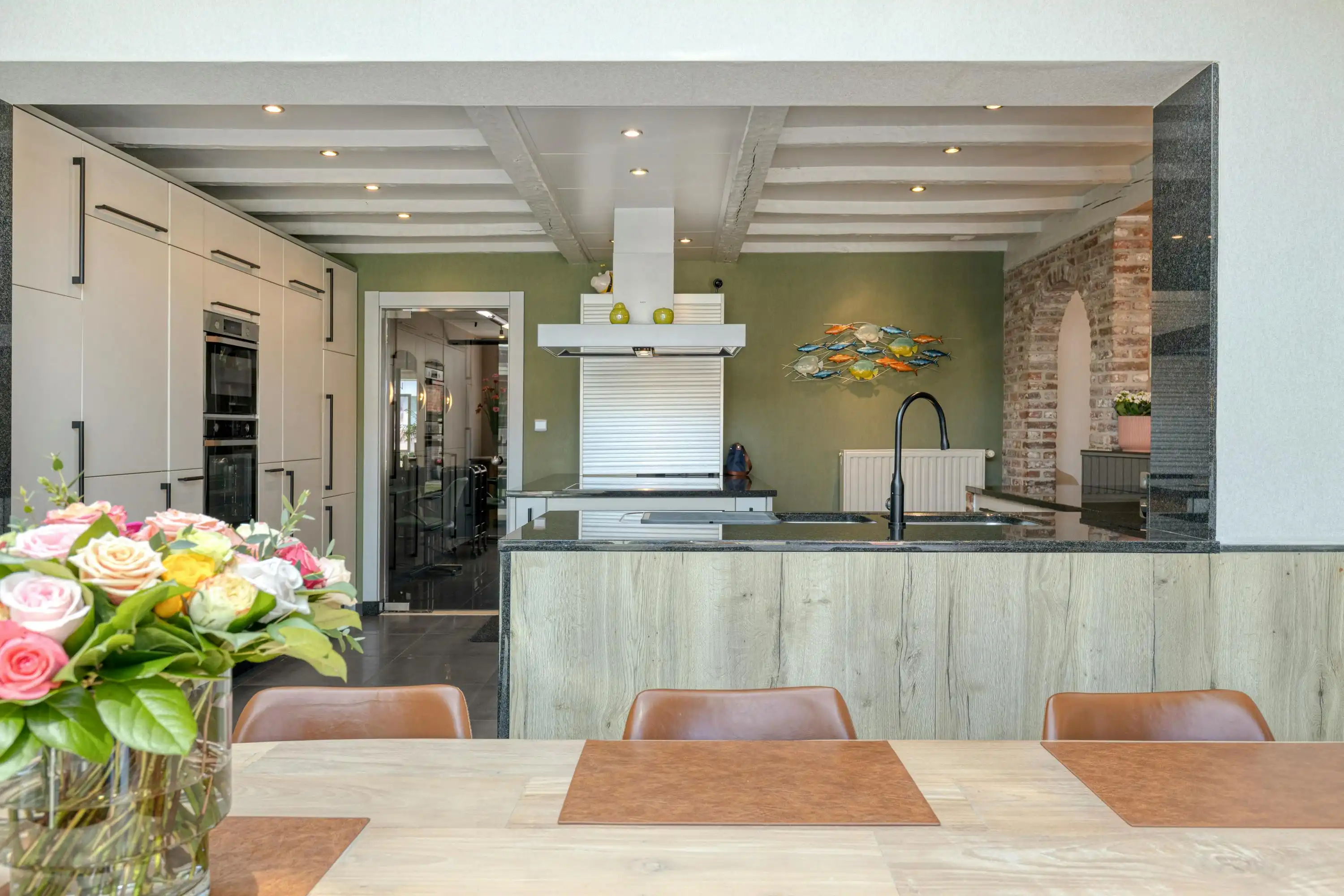 Verrassend ruim, polyvalent huis met 5 slaapkamers te Sint-Kruis foto 10
