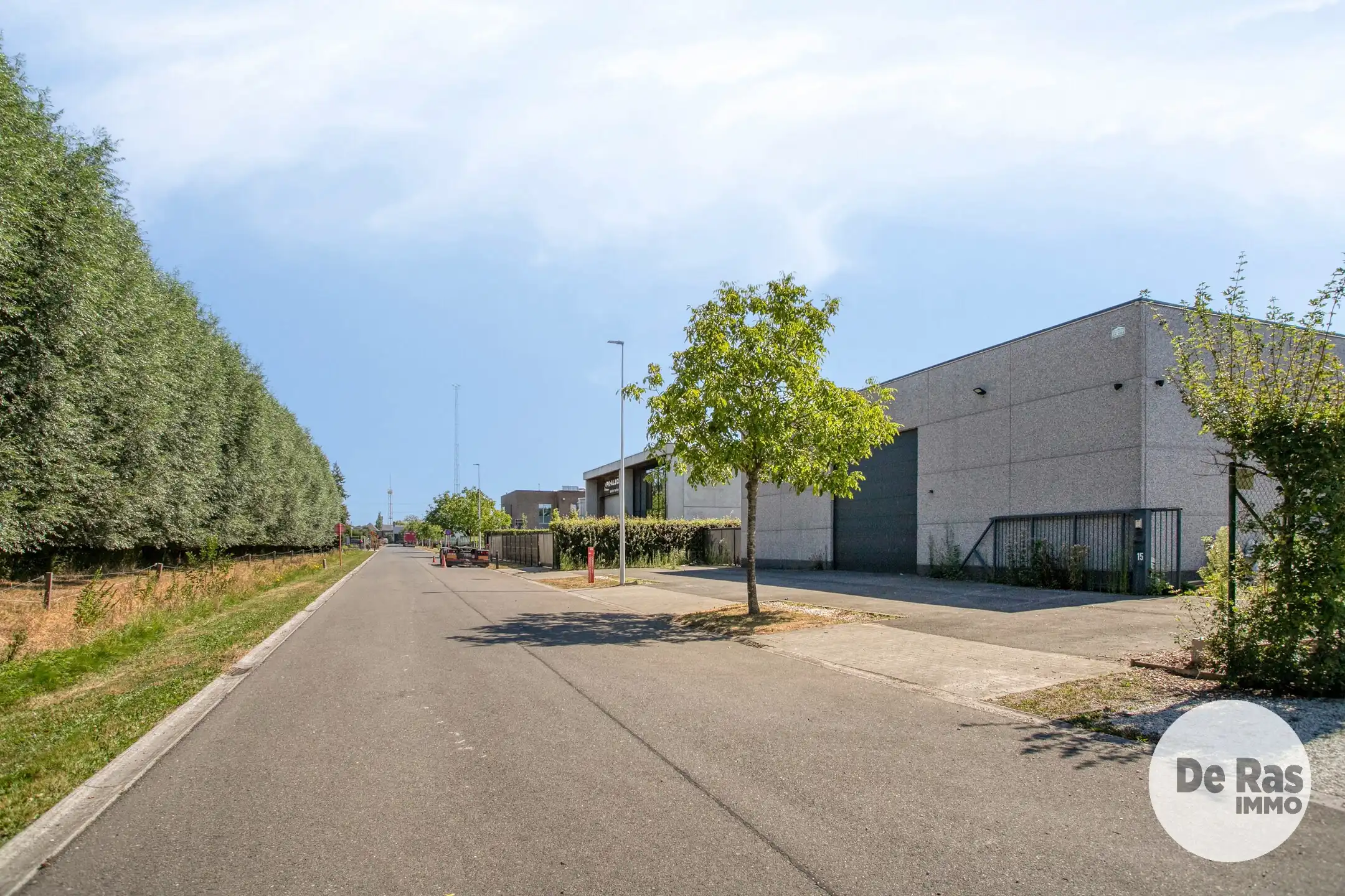 LIEVEGEM-Uniek Magazijn met vergund woongedeelte op 21a 25ca foto 2