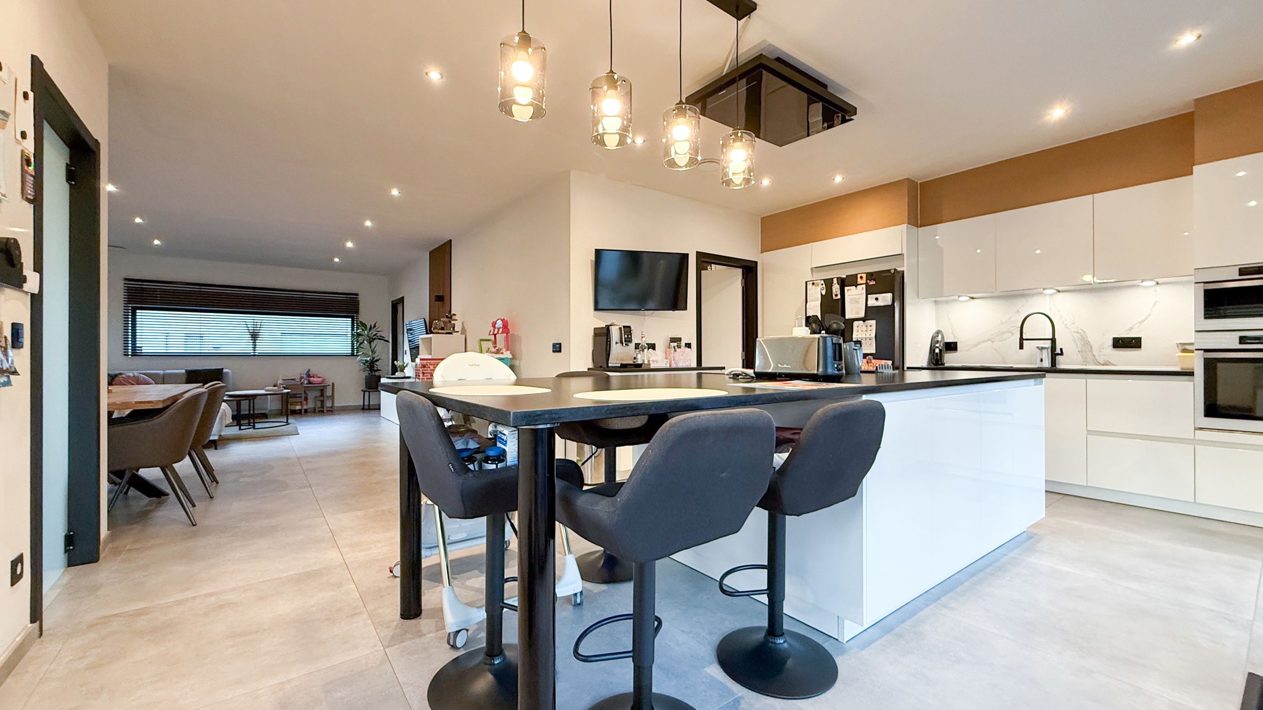 Moderne halfopen bebouwing (3 jaar oud) nabij E313 & E314! foto 12