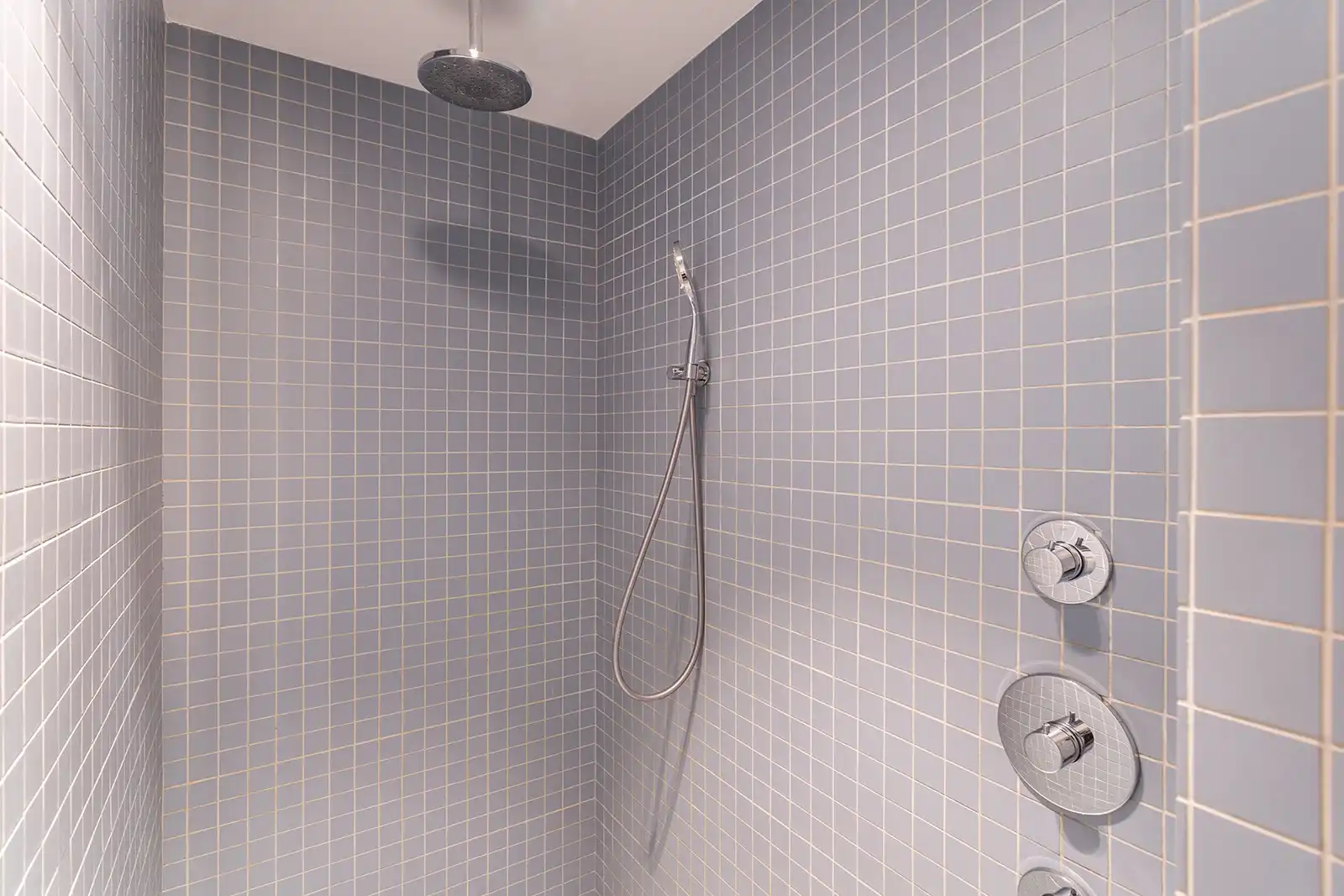 Architecturale parel met een zee van ruimte foto 32