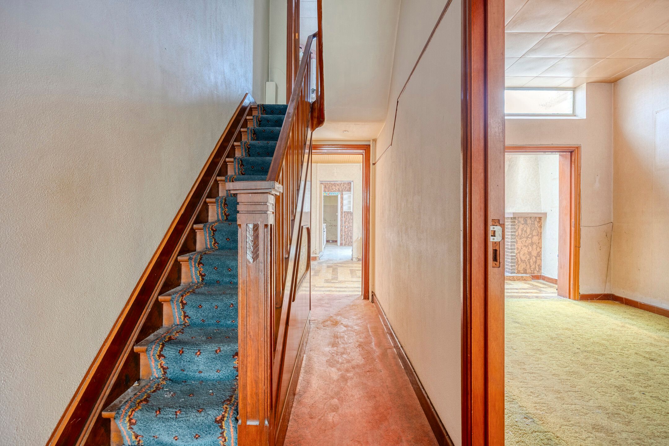 Te renoveren woning op een uitstekende locatie  foto 4