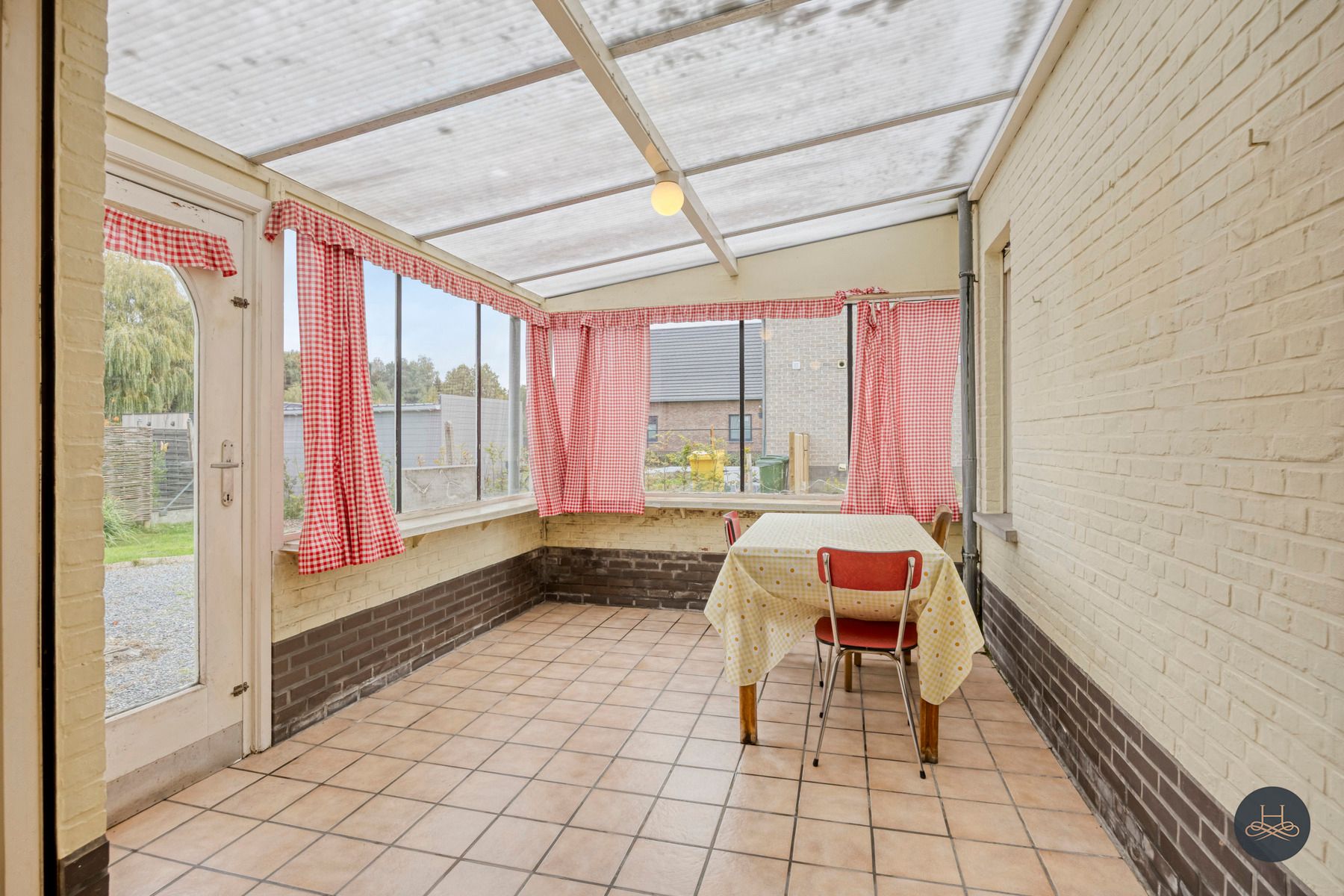 Charmante woning met gezellige tuin op toplocatie foto 15