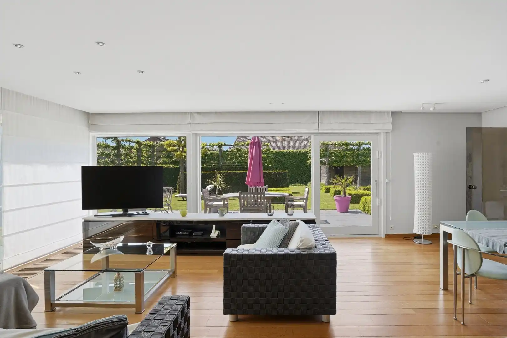 Alleenstaande woning met zonnige tuin op 980 m² foto 6