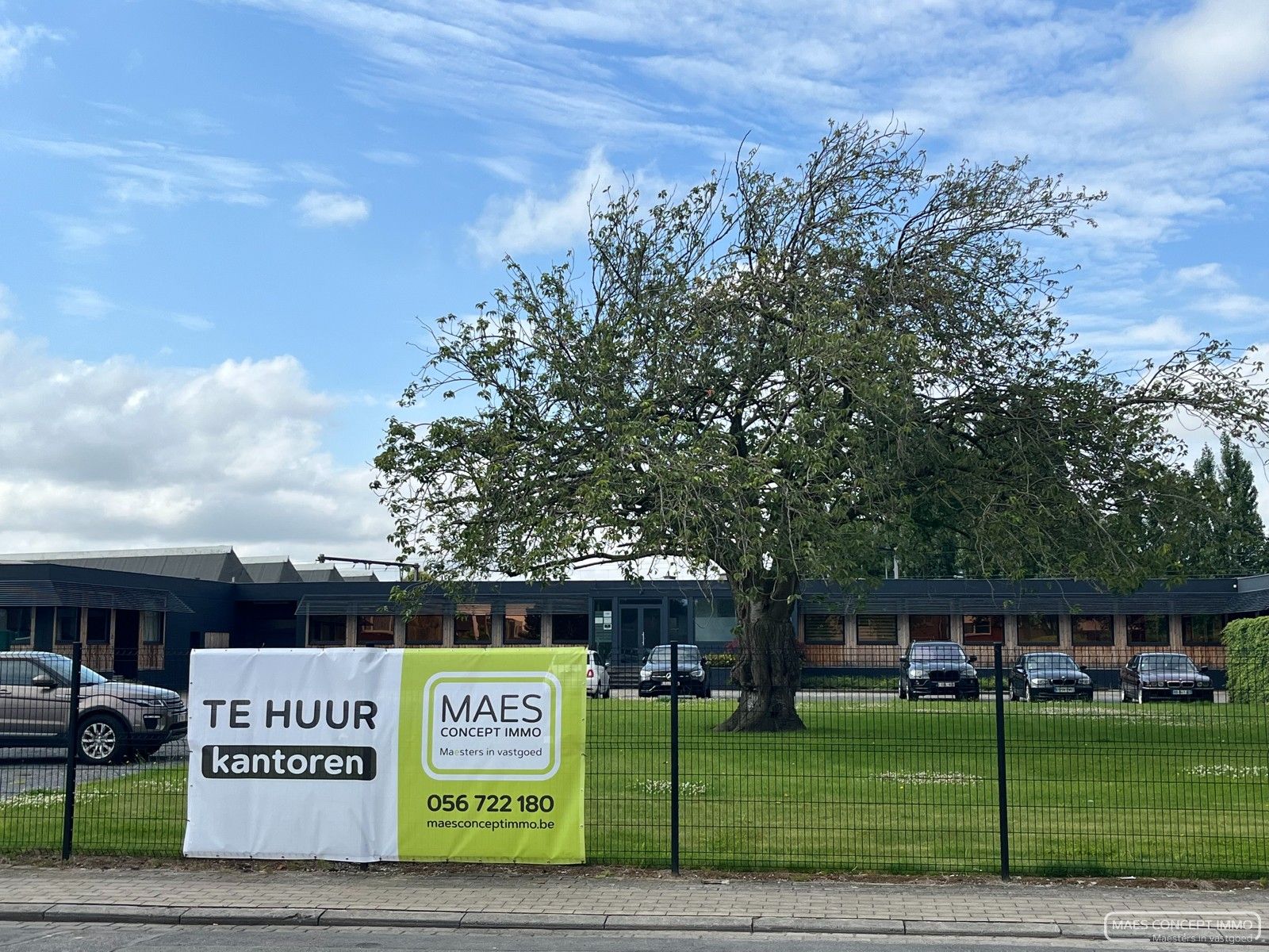 Kantoor 8 te huur, dichtbij ring van Kortrijk en autosnelwegen foto {{pictureIndex}}