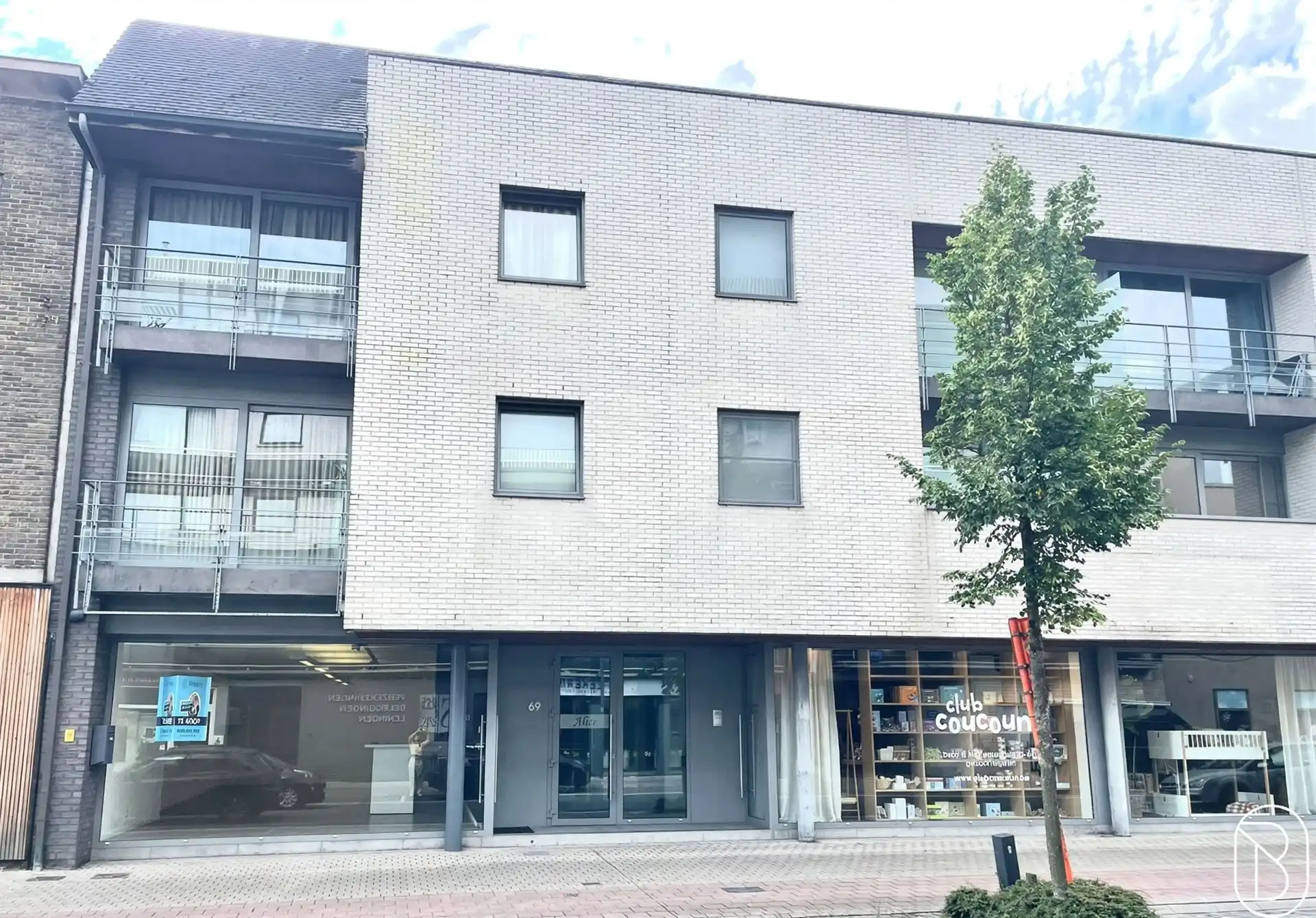 TOPgelegen leuke handelsruimte met 2 parkeerplaatsen! foto 7