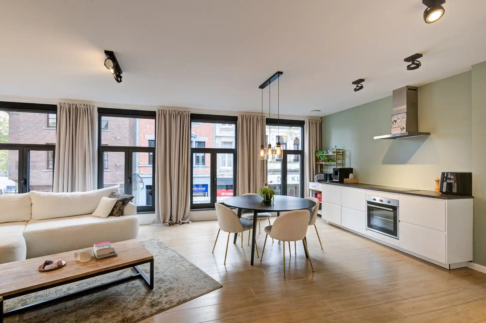 Energiezuinig triplex appartement met 3 slaapkamers, 2 badkamers foto {{pictureIndex}}