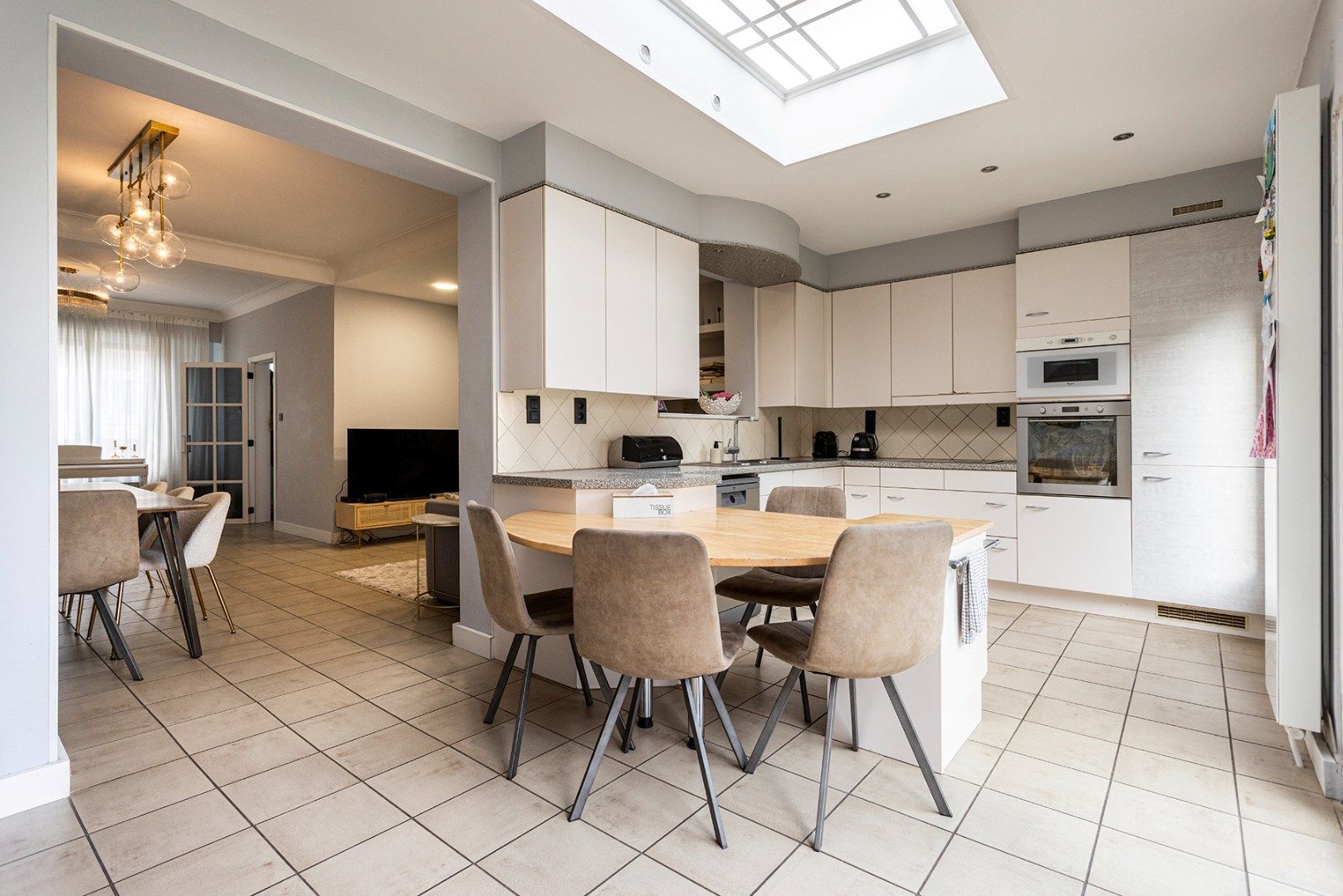 Riante bel-étagewoning met 3 slpk, garage en tuin! foto 8