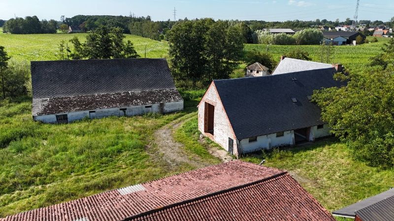 Exclusief 17e eeuws landgoed met bijgebouwen en slotgracht op 1 ha foto 5