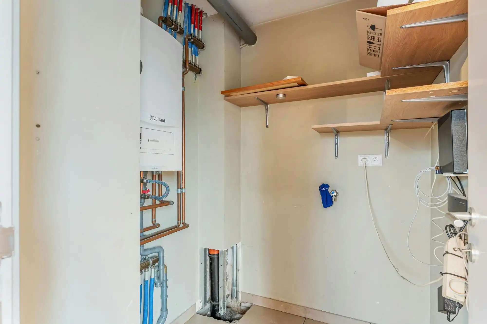 Lichtrijk & instapklaar duplex-appartement nabij Genk-Centrum foto 6