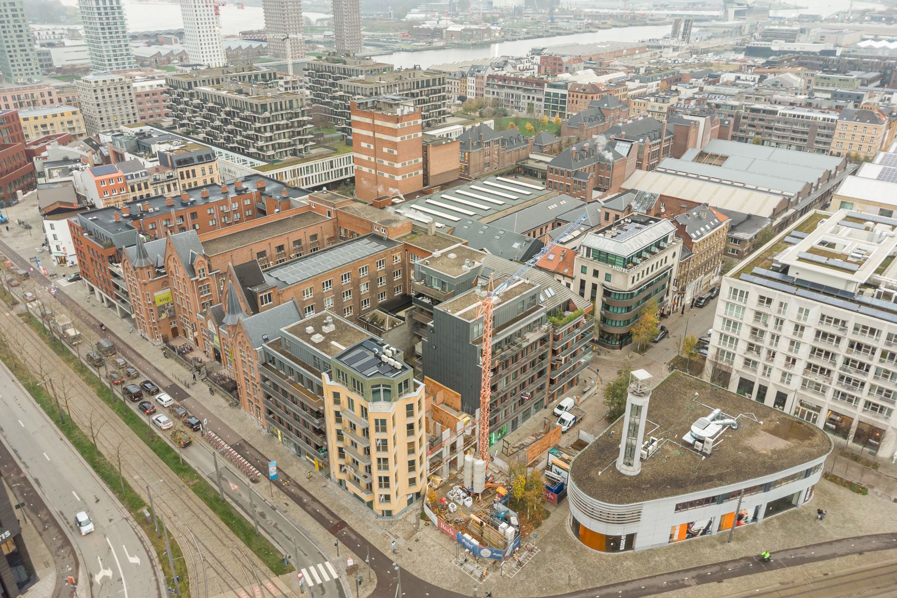 Ruim nieuwbouwappartement met drie slaapkamers foto 5