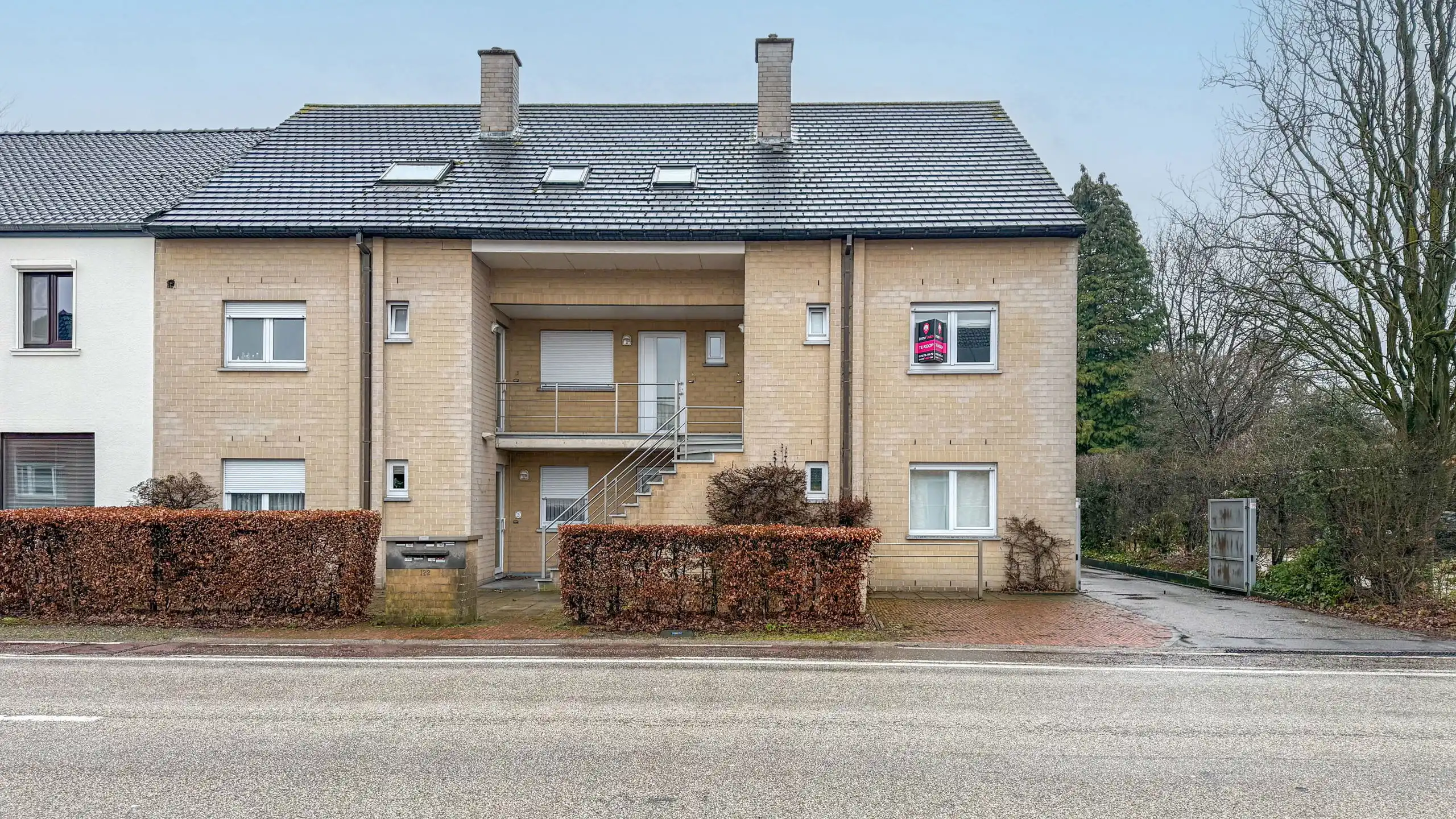 Gezellig duplex appartement met terras en garagebox in HZ! foto 2