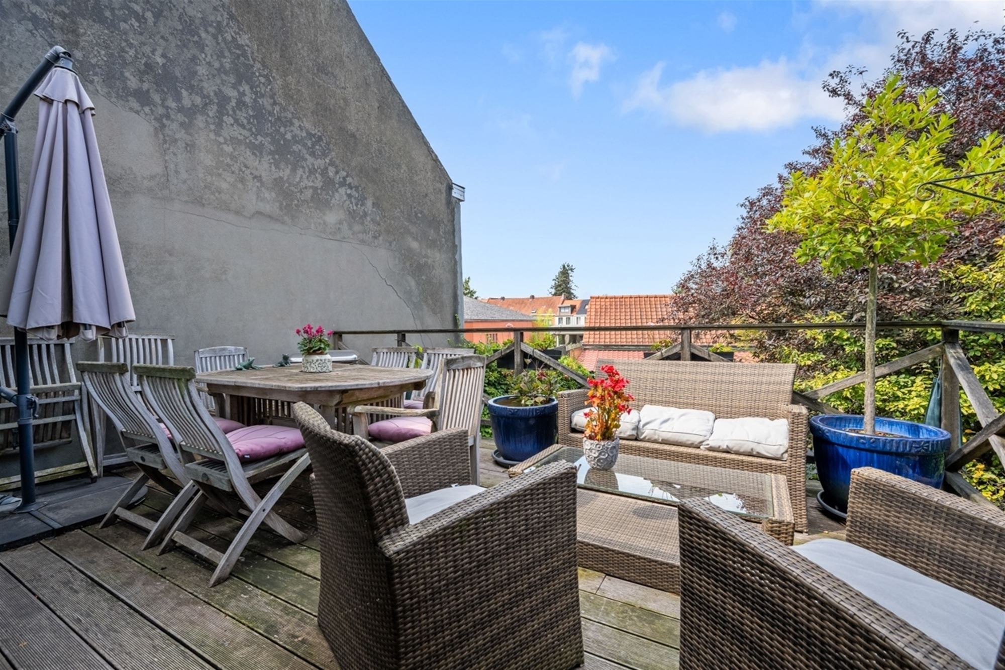 Charmante woning met praktijkruimtes, tuin en garage foto 10