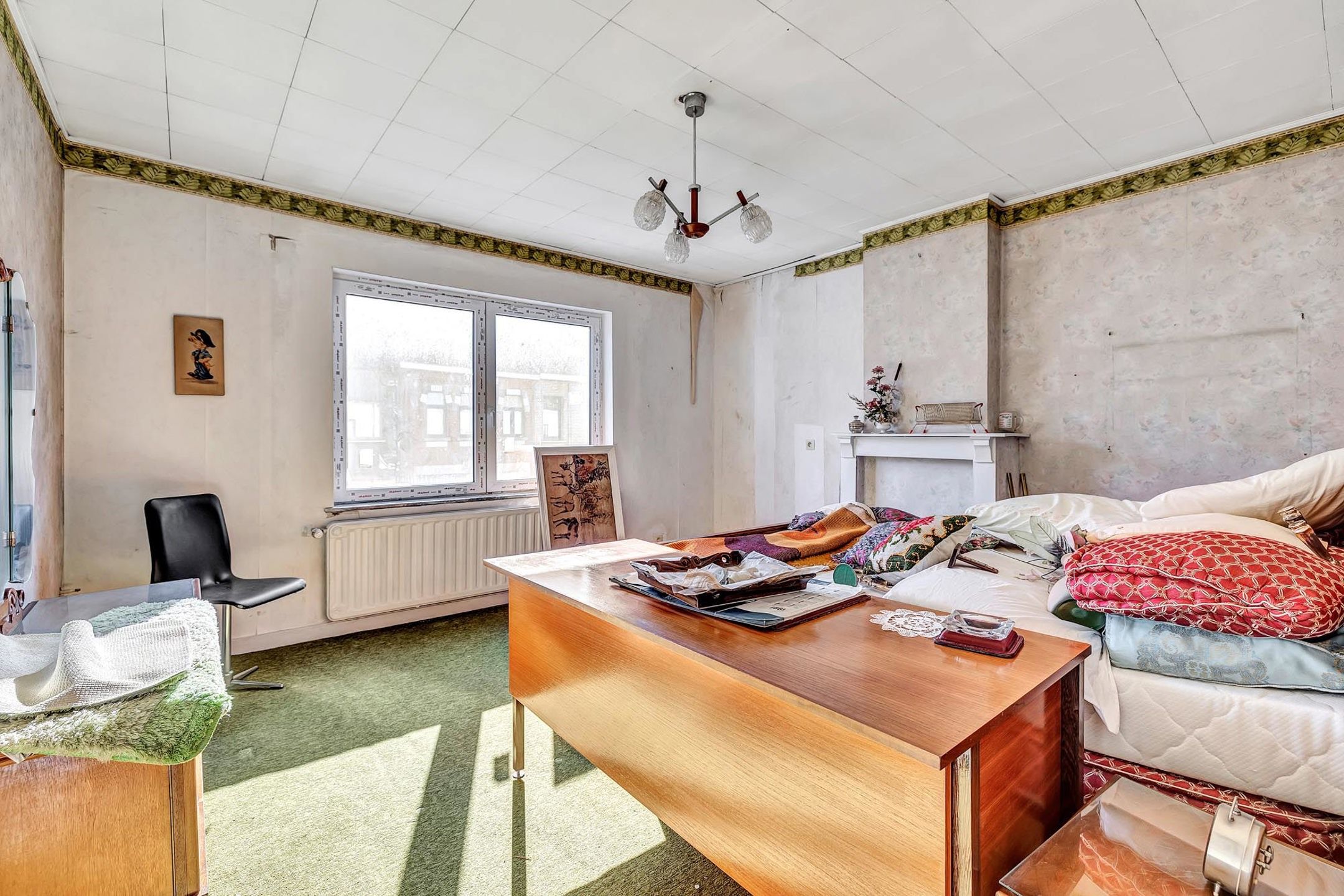 Te renoveren woning met ruime garage en tuin foto 16