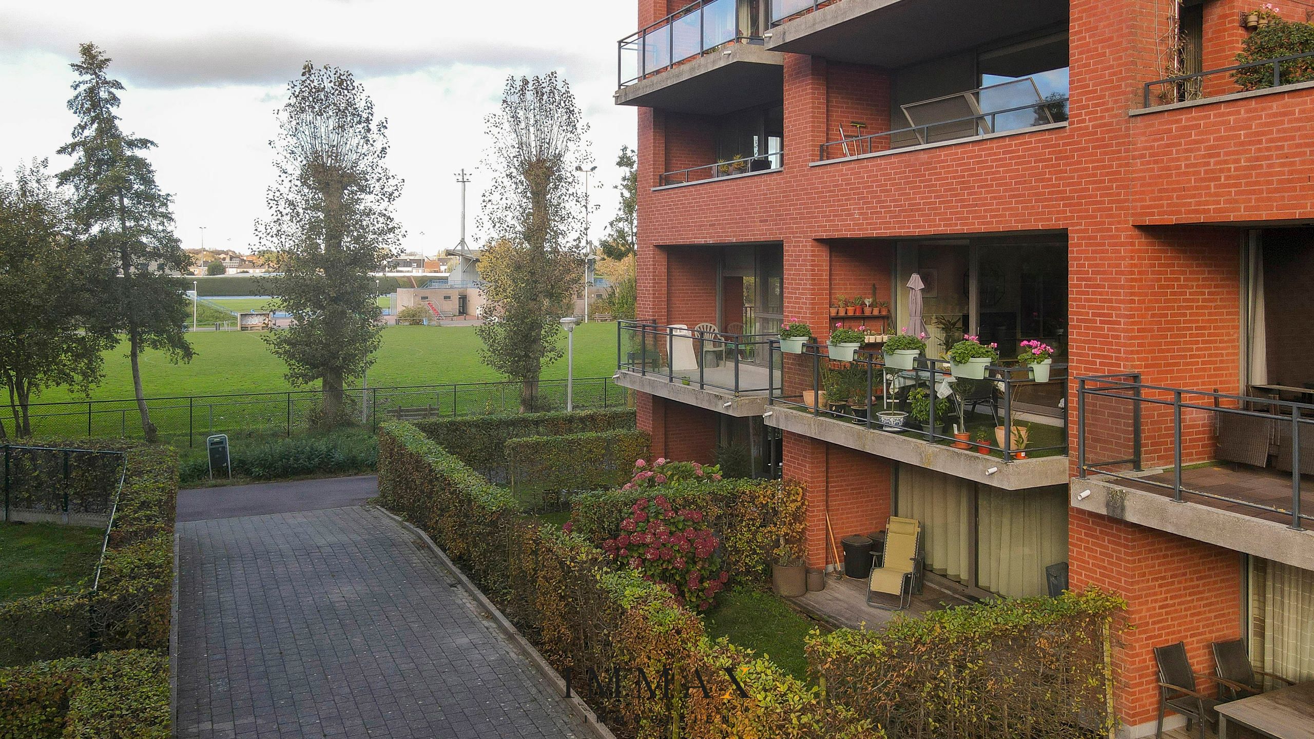 Mooi gelegen instapklaar appartement met ruim terras foto 3