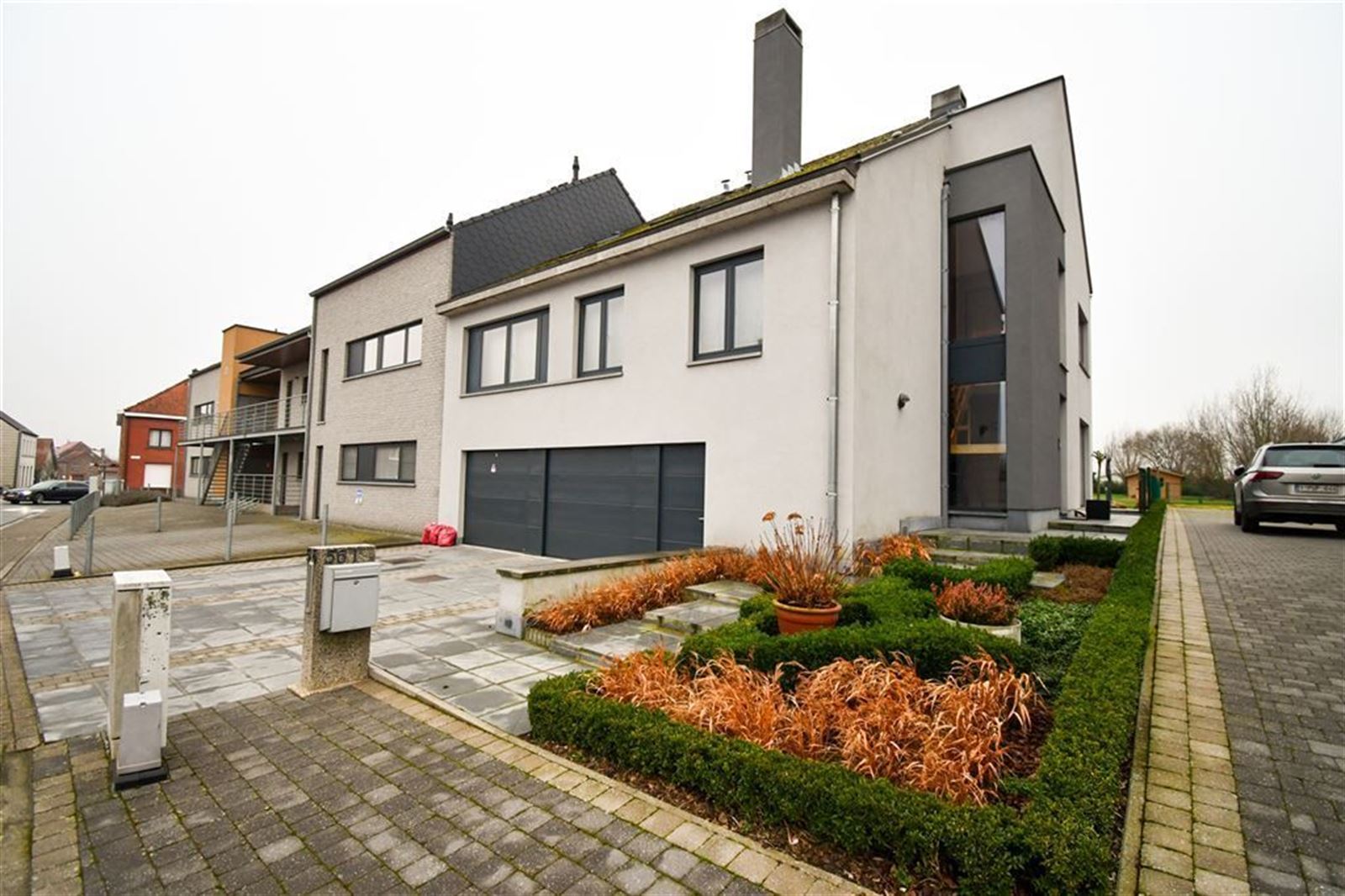 Duplex-appartement met 3 slaapkamers en garage foto {{pictureIndex}}