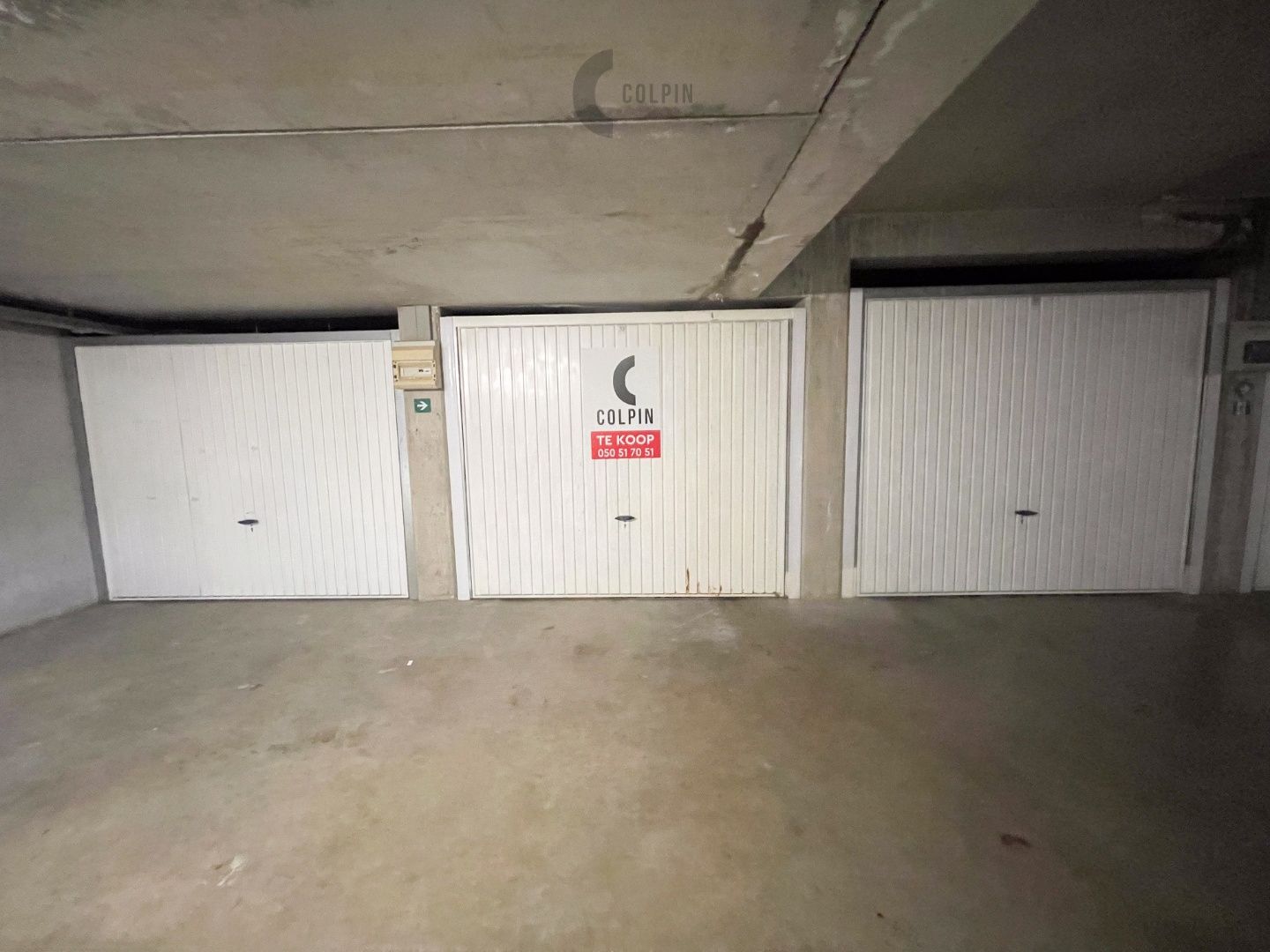 Vlot inrijdbare garagebox in een garagecomplex vlakbij de Zeedijk foto 4