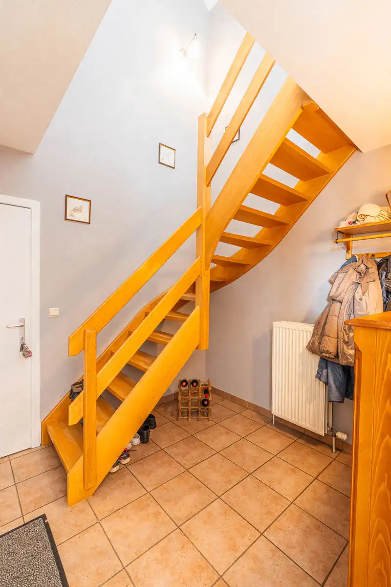 Ontzettend ruim en lichtrijk duplex-appartement incl garagebox foto 13