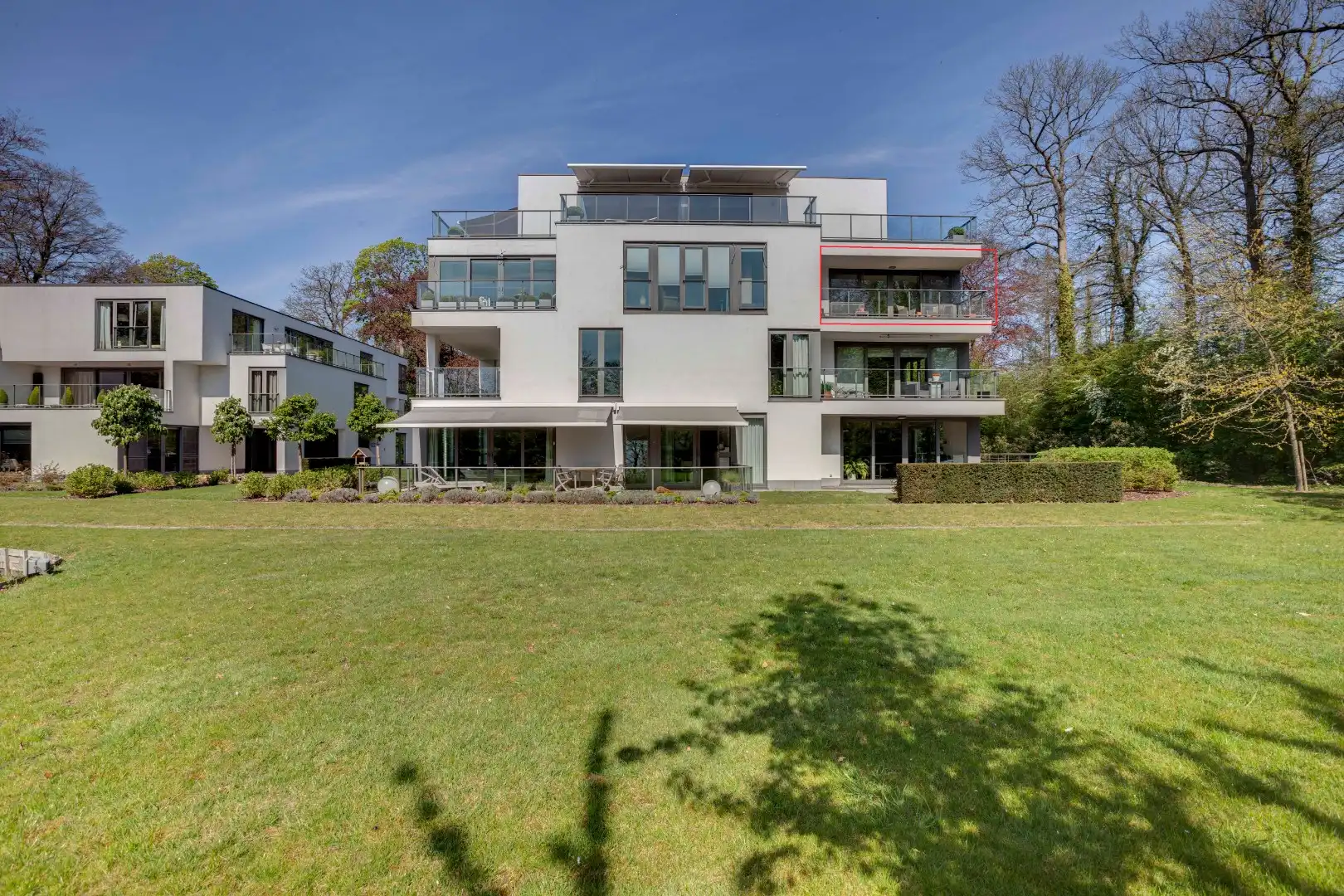 Instapklaar modern appartement  met terras en ondergrondse staanplaats foto 18