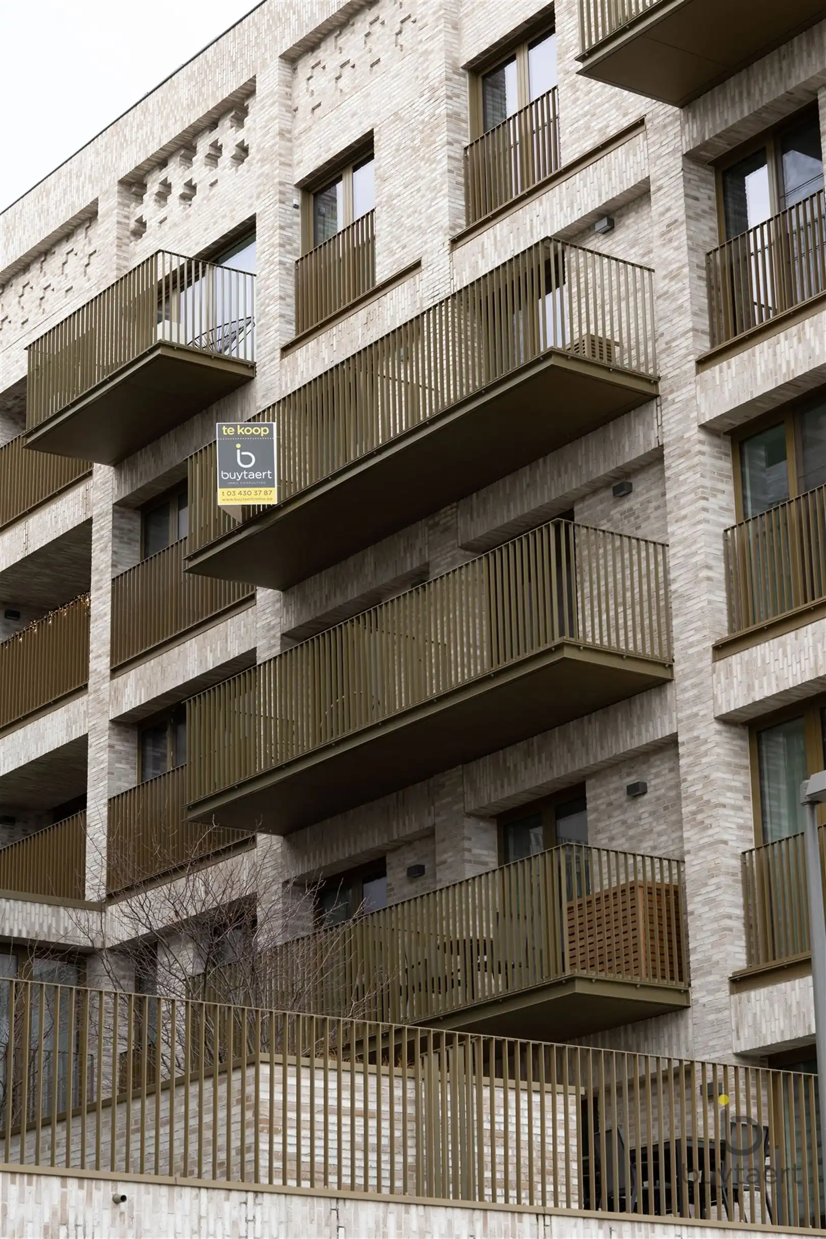 Stijlvol 1-slaapkamer appartement met terras en zicht op Kempisch Dok foto 24