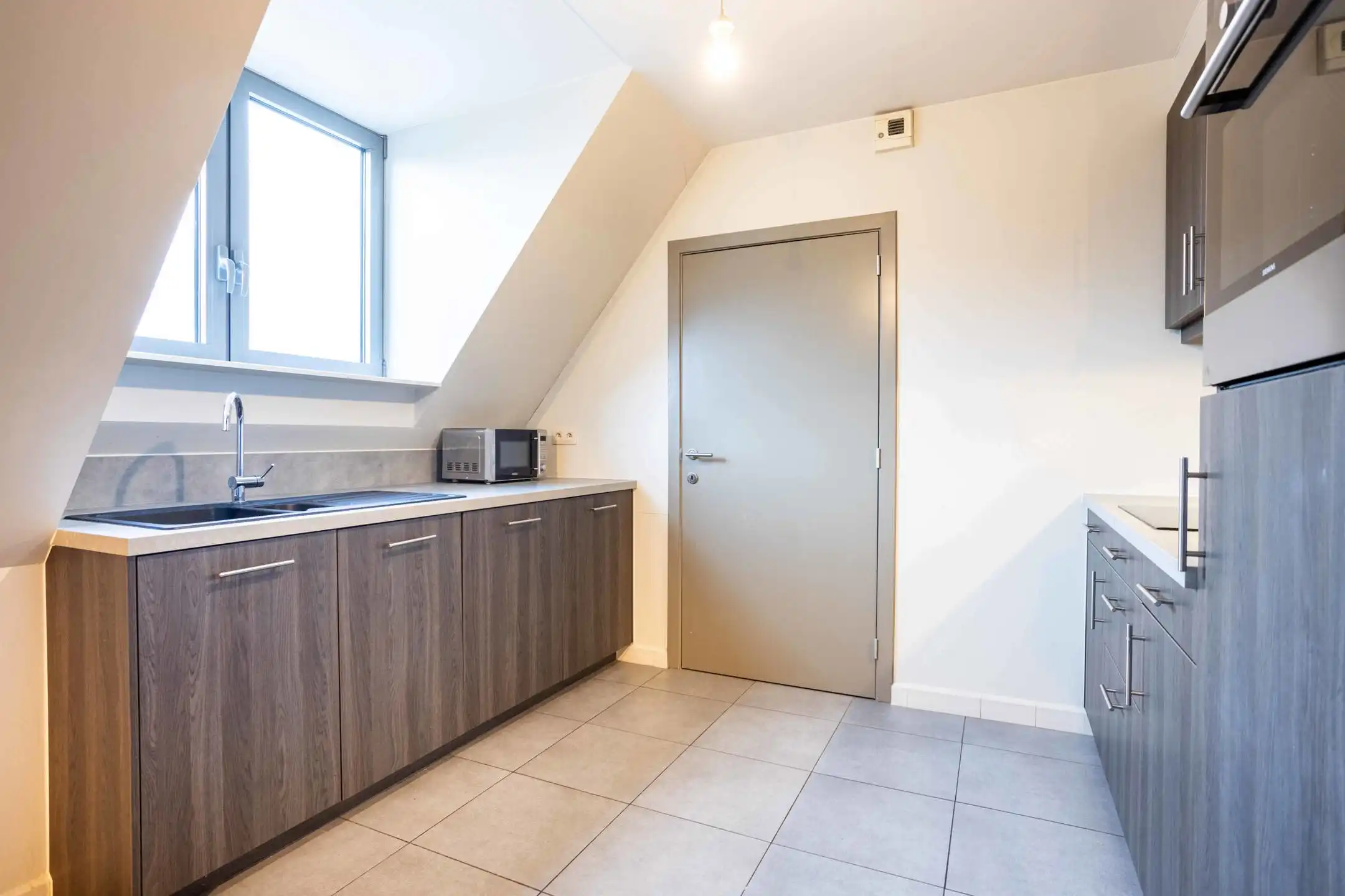 Ruim appartement met 2 slaapkamers en 2 badkamers  foto 5