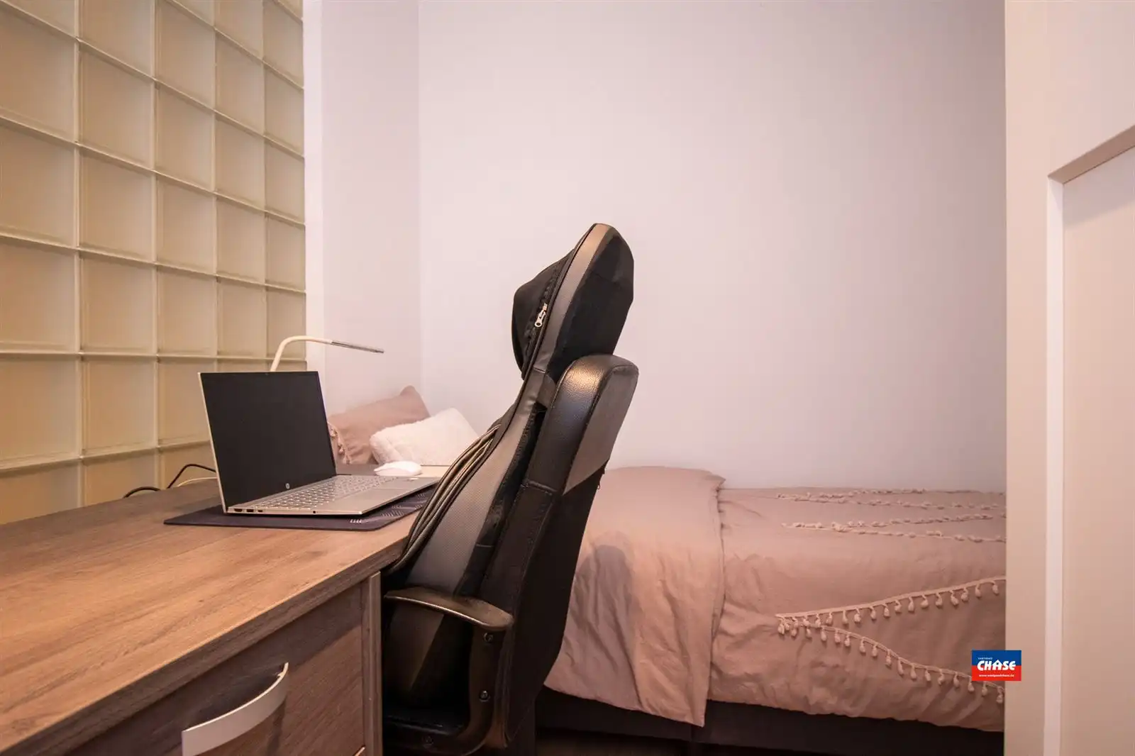 Gelijkvloersappartement met twee slaapkamers en tuin foto 14