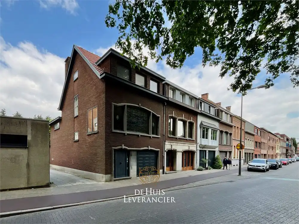 Wonen in het hart van Wilrijk met ruimte voor meer dan alleen een warme thuis foto 3