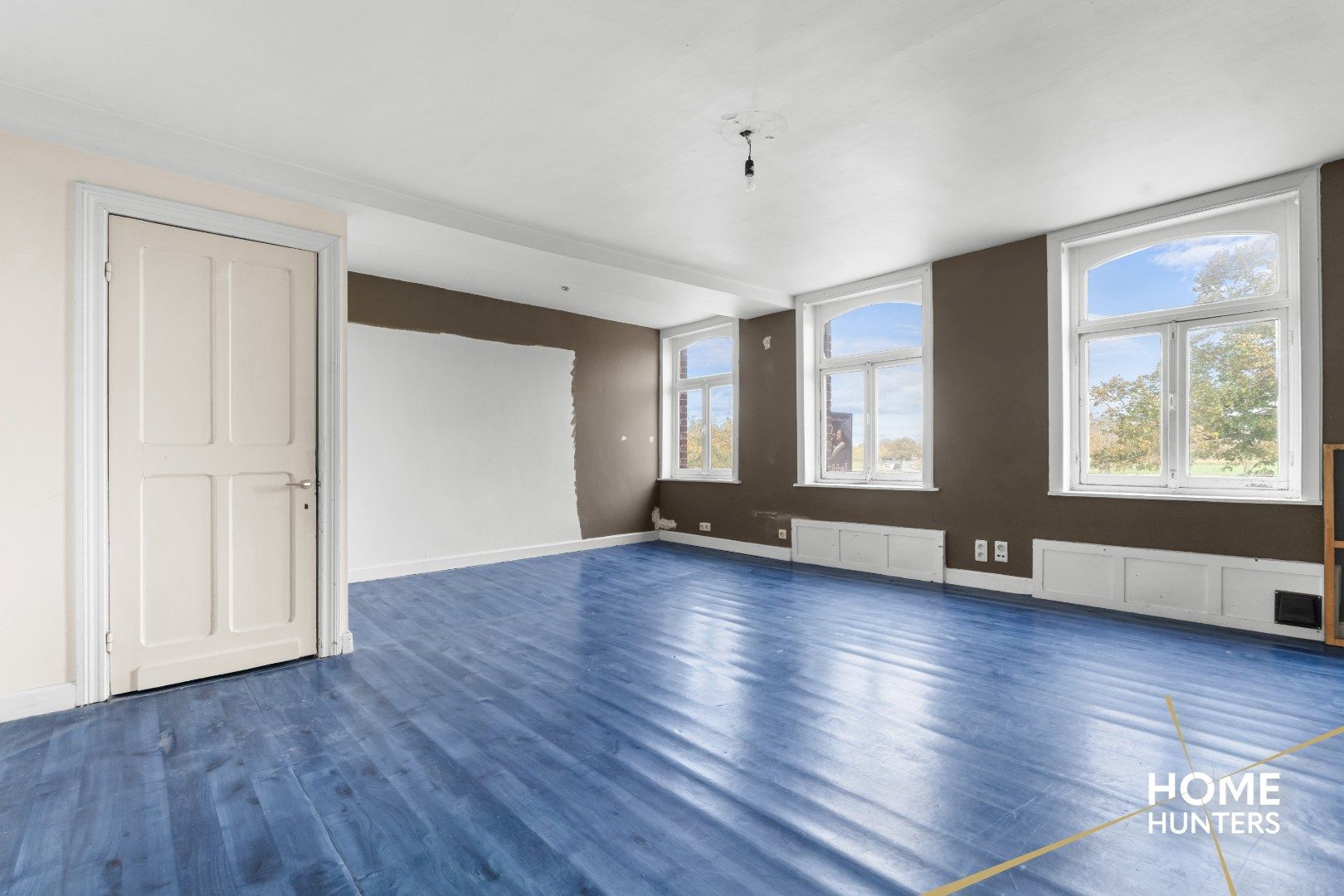 Renovatieproject met 4 slaapkamers, garage en ruime tuin foto 13