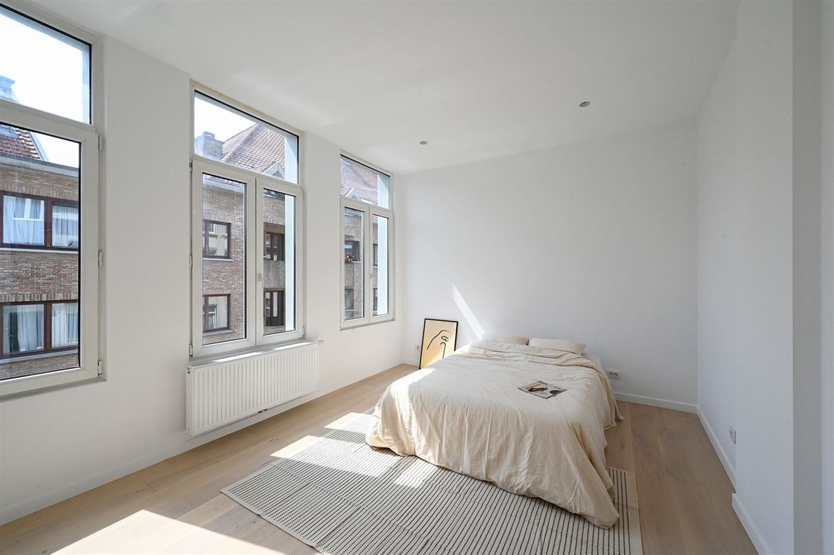 Volledig gerenoveerde opbrengsteigendom met 2 vergunde duplex-appartementen  foto 18