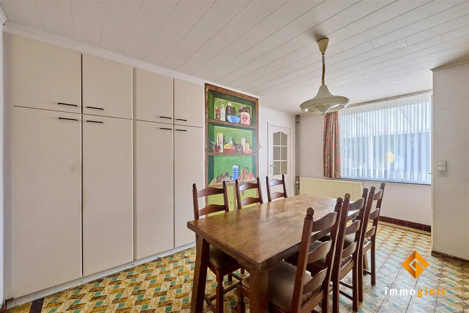 Verrassend ruime, te renoveren woning met 3 slaapkamers en uitbreidingsmogelijkheden op zolder! foto 8