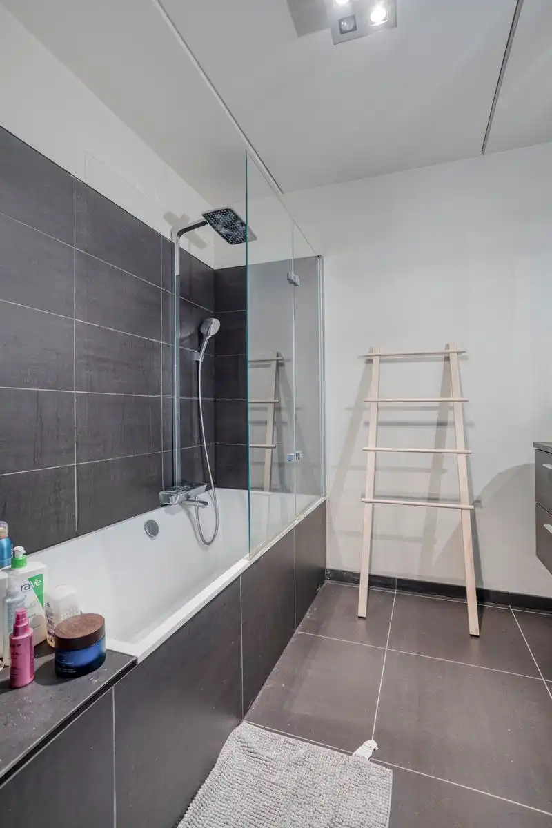 Ruim triplexappartement met 3 slaapkamers  foto 11