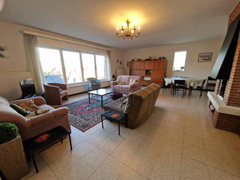 Ruim appartement op wandelafstand van strand en zee! foto {{pictureIndex}}