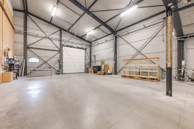 Ruime loods met kantoorruimte aan de Oeselgemstraat te huur in Wakken – perfect voor uw bedrijfsactiviteiten! ✨ foto 8