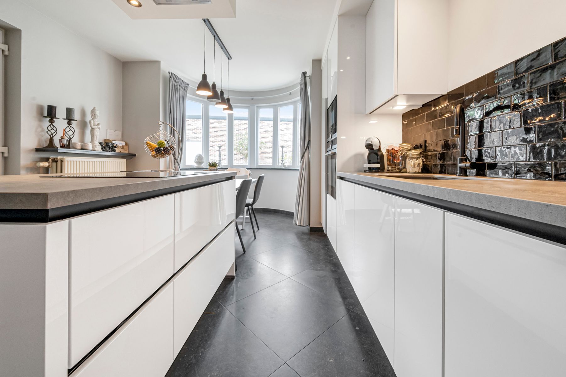 Halfopen bebouwing in topstaat foto 7