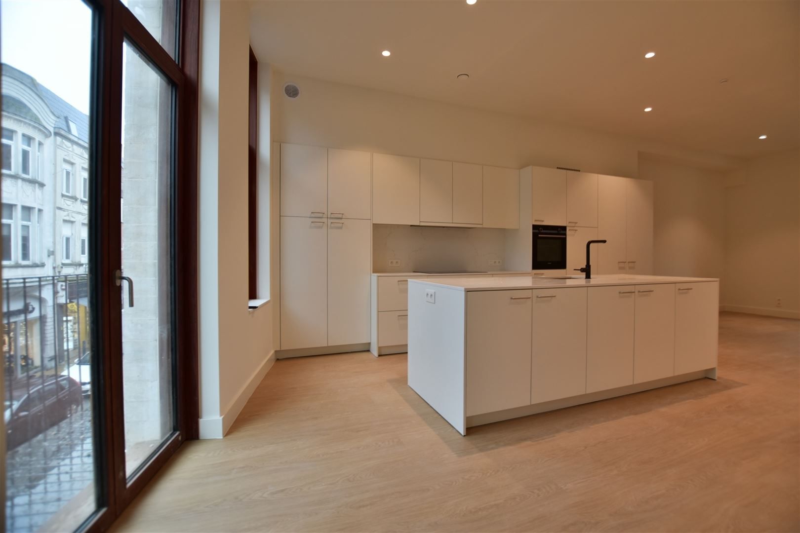 Prachtig luxueus appartement te huur in het bruisende hart van het centrum!  foto 5