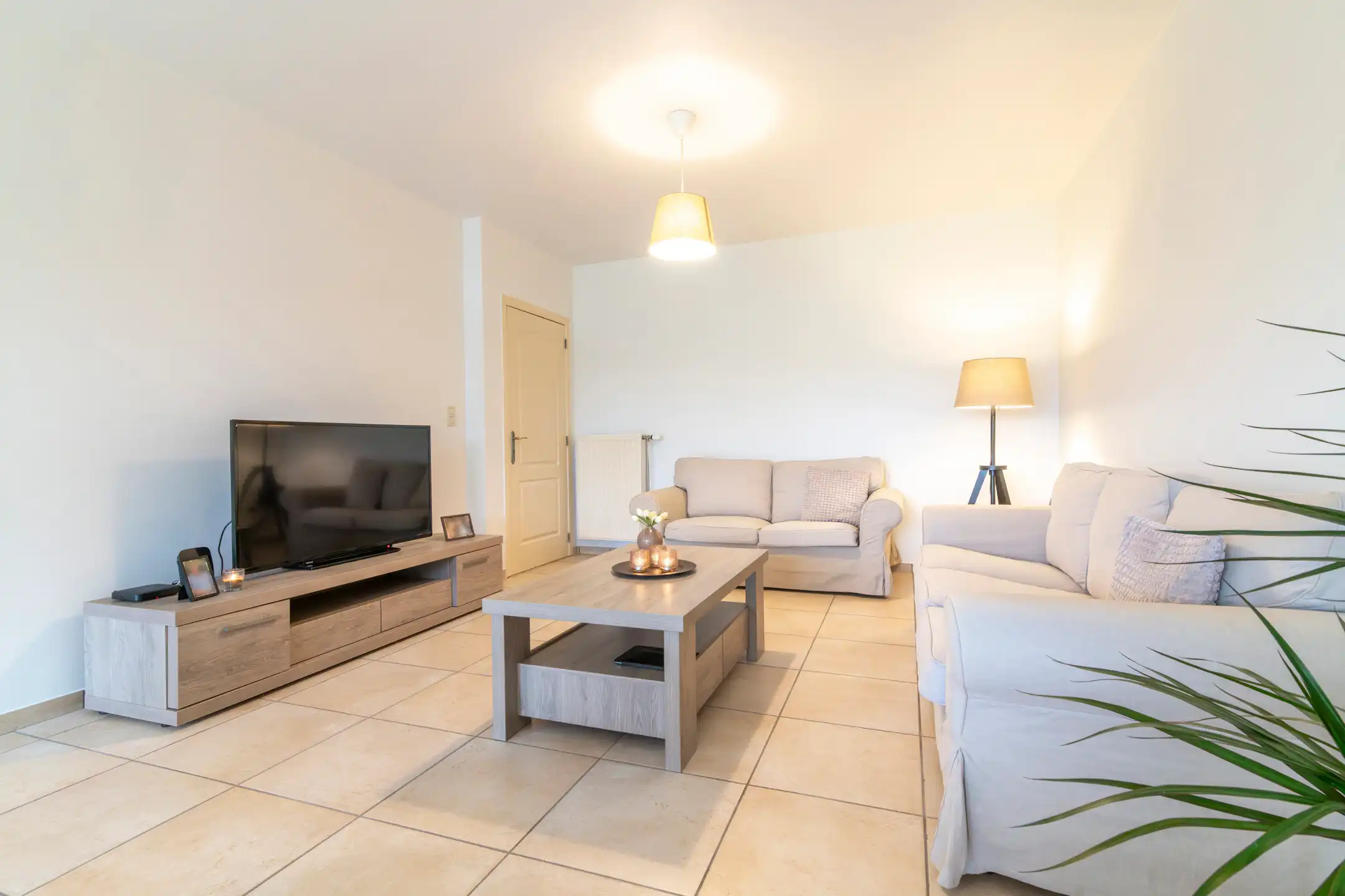 Gelijkvloers appartement met aparte ingang en privétuin foto 4