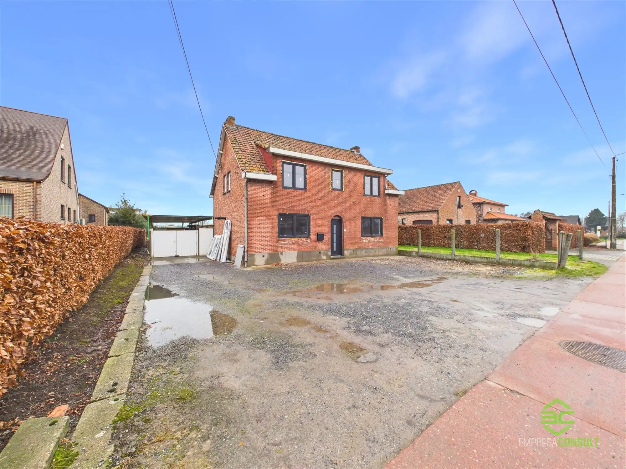 Deels gerenoveerde gezinswoning met 4 slpk op 8a84ca! foto 3