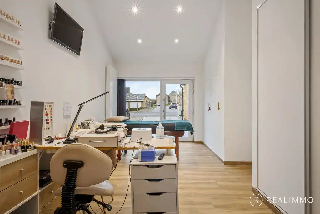 De perfecte cocktail: gerenoveerd, Zuinig EPC en topligging! foto 12