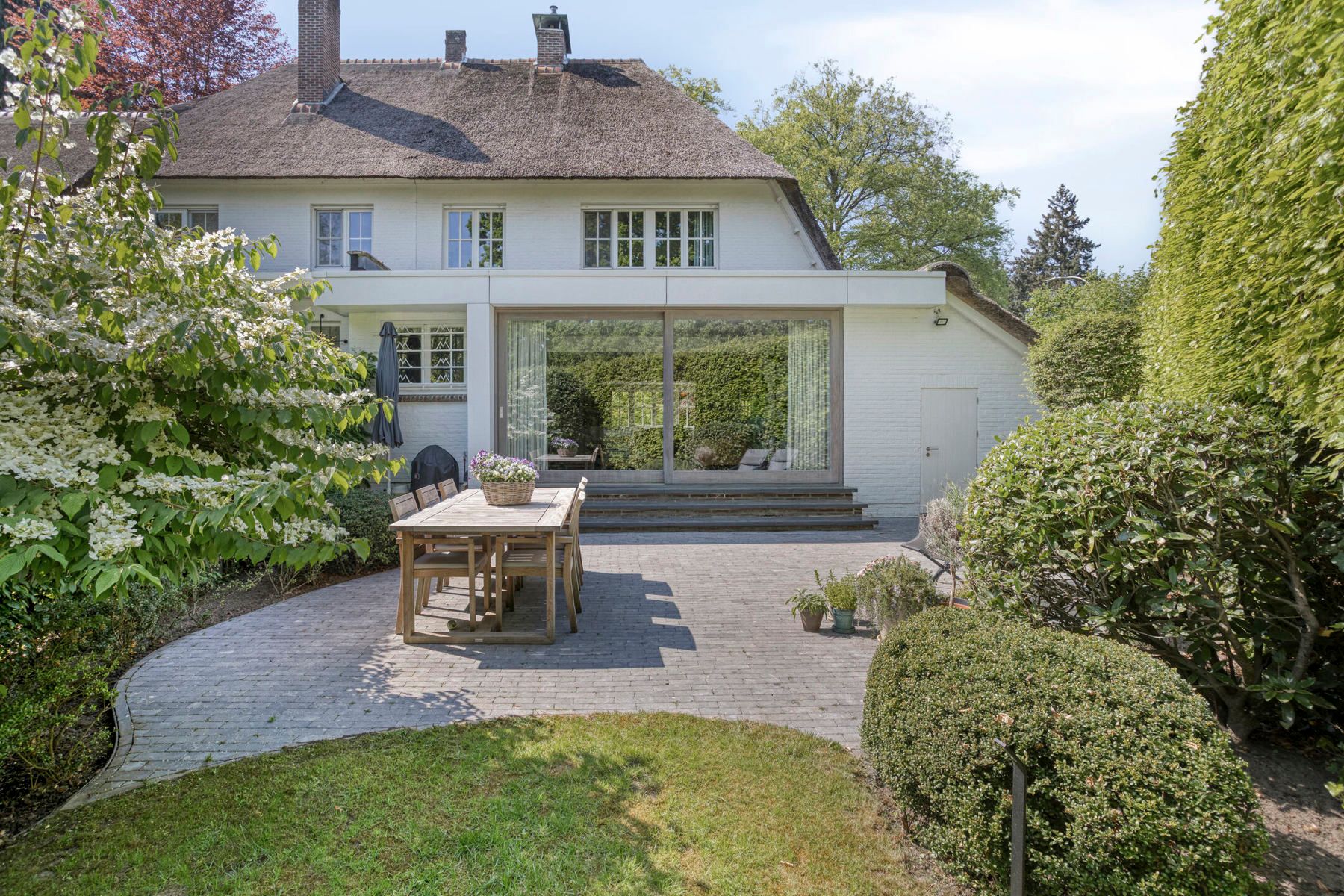 IN OPTIE - Prachtige woning met rieten dak en 3-4 slpk foto 19