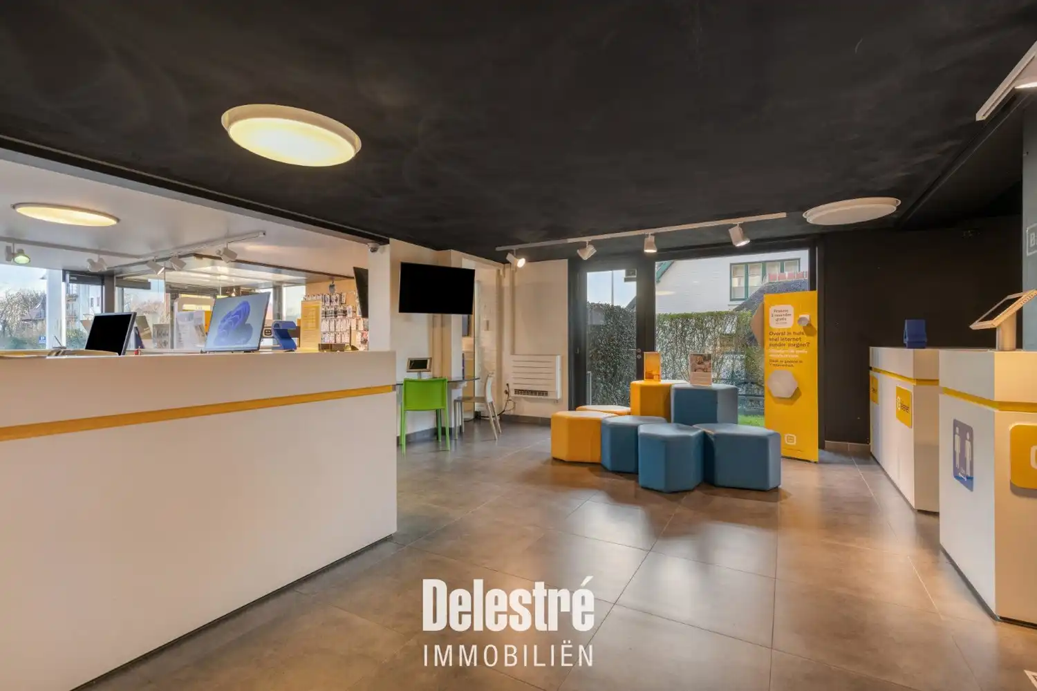 Commerciële topligging (TELENET) met woonst (vakantieapp.) op de Albert I Laan – Residentie Mirhras foto 12