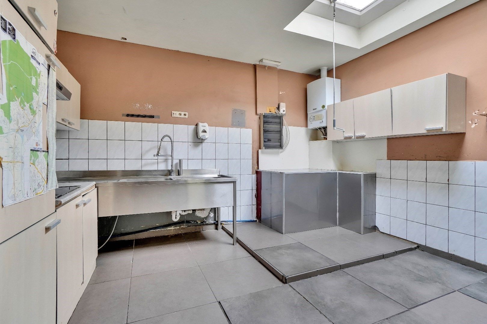 INVESTERINGSKANS:  2 VERHUURDE APPARTEMENTEN + HANDELSPAND IN CENTRUM LANAKEN ! foto 26