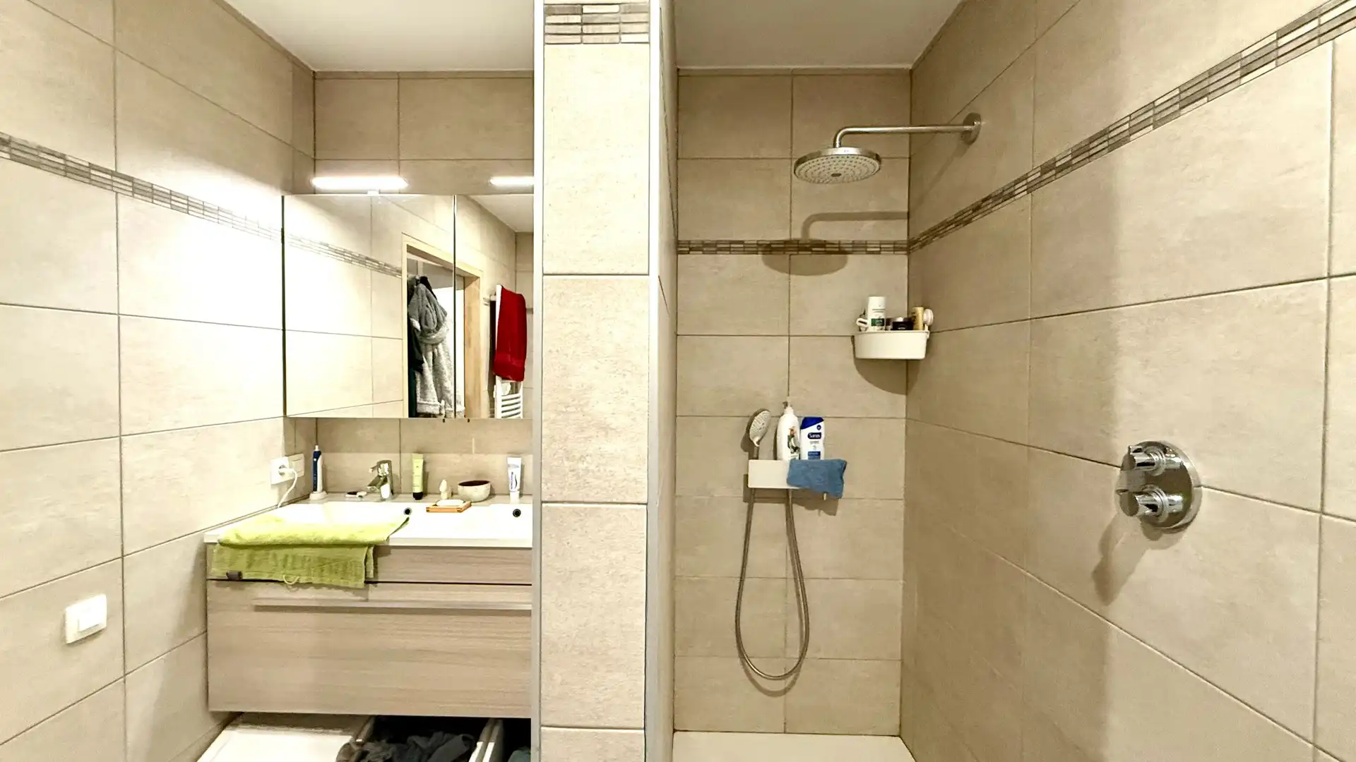 Gelijkvloers appartement met 2 slaapkamers, tuin en autostandplaats foto 11