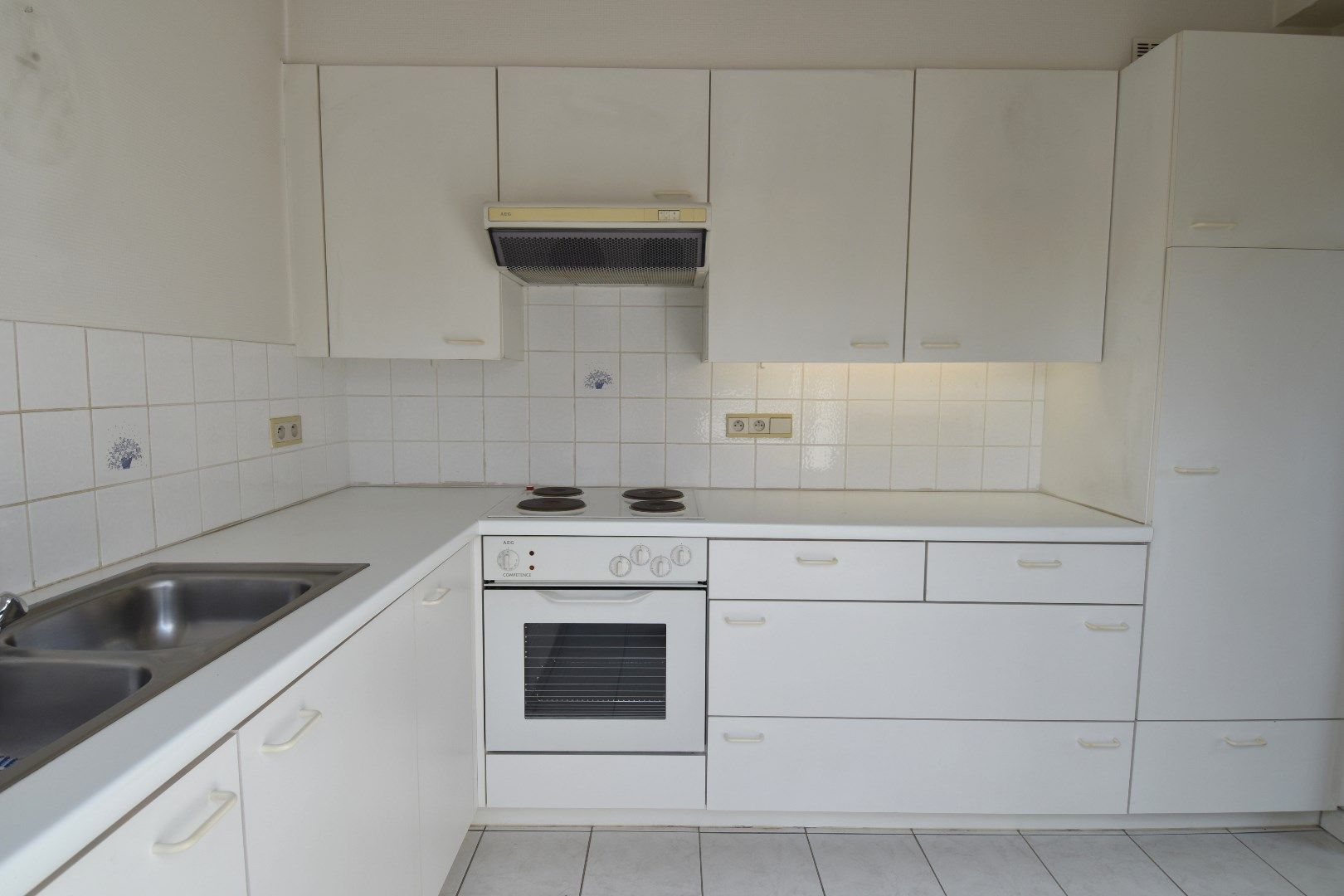 Lichtrijk 2-slaapkamerappartement met kelderberging te koop in het hart van Gullegem foto 5
