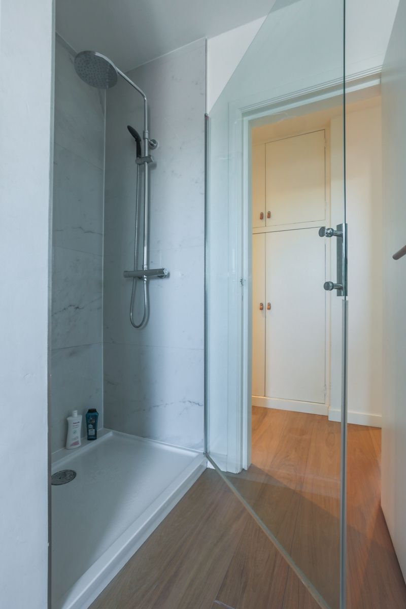 instapklaar, centraal gelegen 2- slaapkamer appartement met terrasje en kelder. Energielabel B, Elektr. goedgekeurd... foto 3