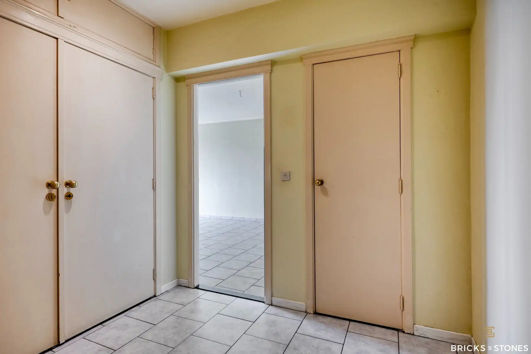 Lichtrijk 2-slaapkamerappartement met open uitzicht foto 10